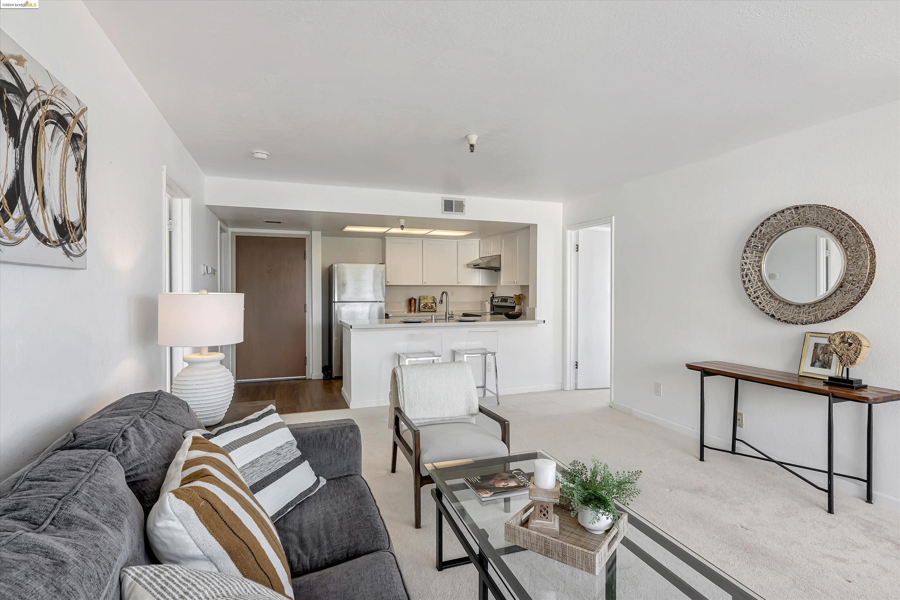 Detail Gallery Image 8 of 37 For 545 Pierce St #2313,  Albany,  CA 94706 - 2 Beds | 2 Baths