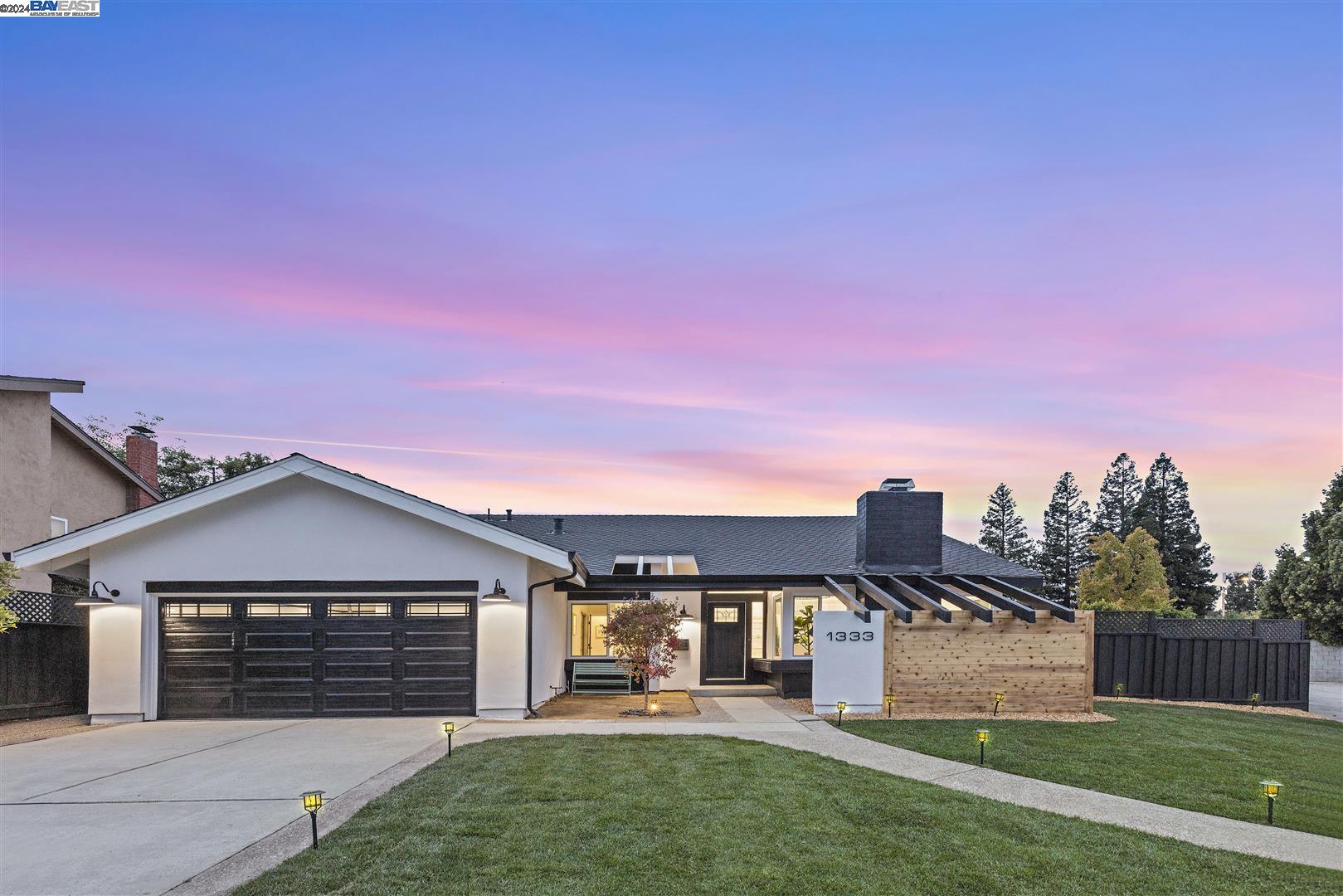 Detail Gallery Image 1 of 1 For 1333 Elsona Ct, Sunnyvale,  CA 94087 - 3 Beds | 2 Baths