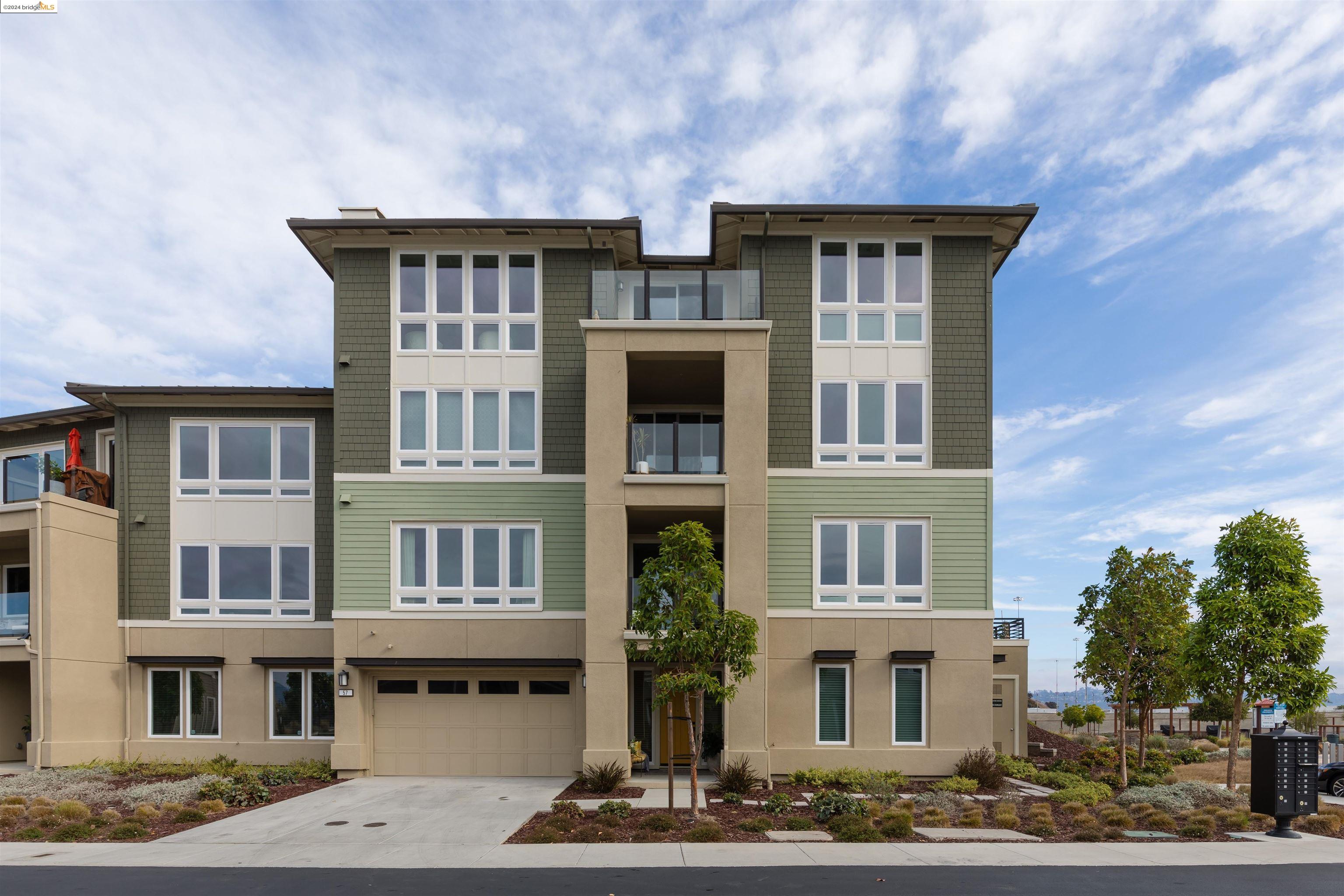 Detail Gallery Image 1 of 1 For 57 Waterline Pl, Richmond,  CA 94801 - 2 Beds | 2/1 Baths