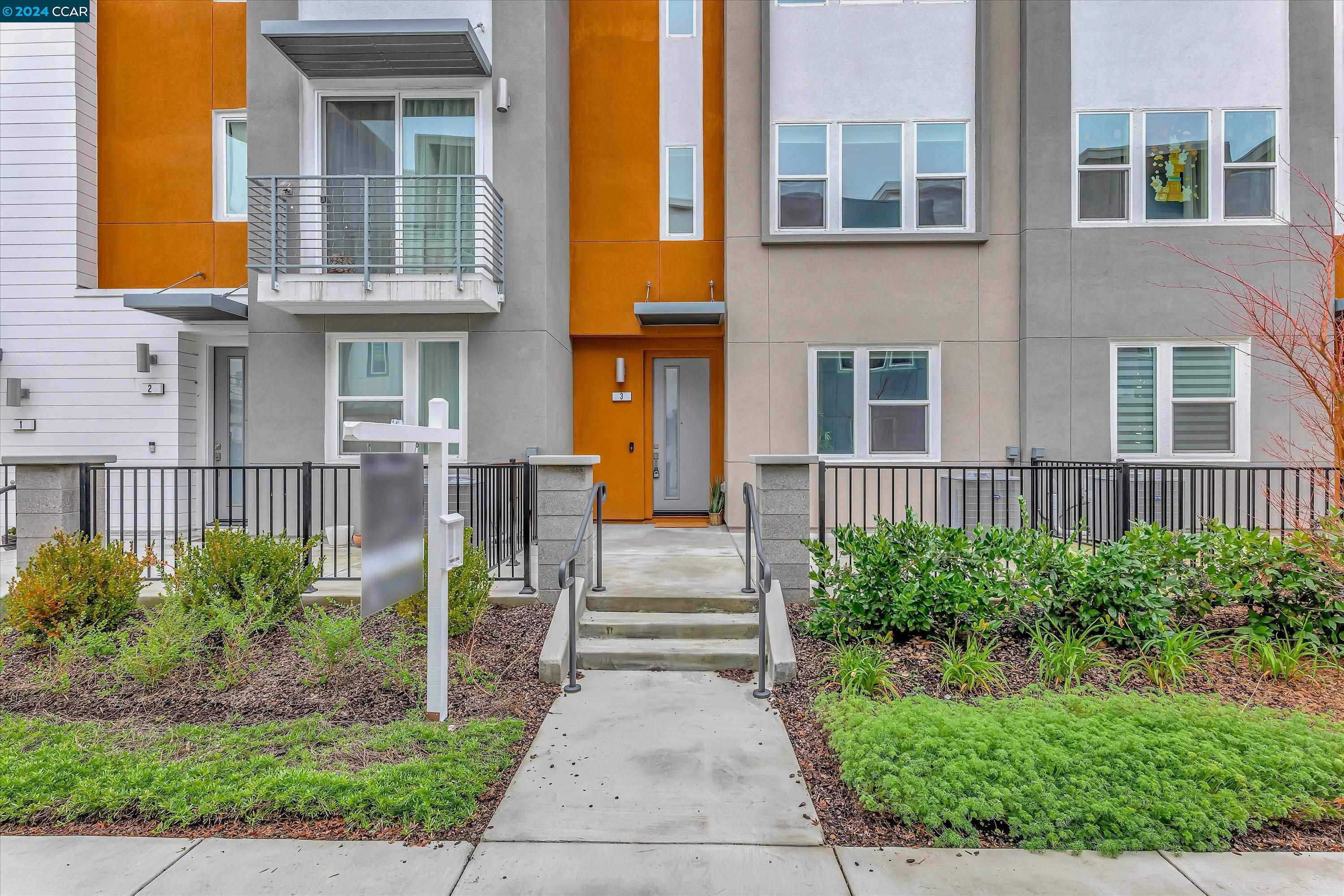 Detail Gallery Image 1 of 1 For 274 Agustin Narvaez Street #3,  San Jose,  CA 95136 - 3 Beds | 3/1 Baths