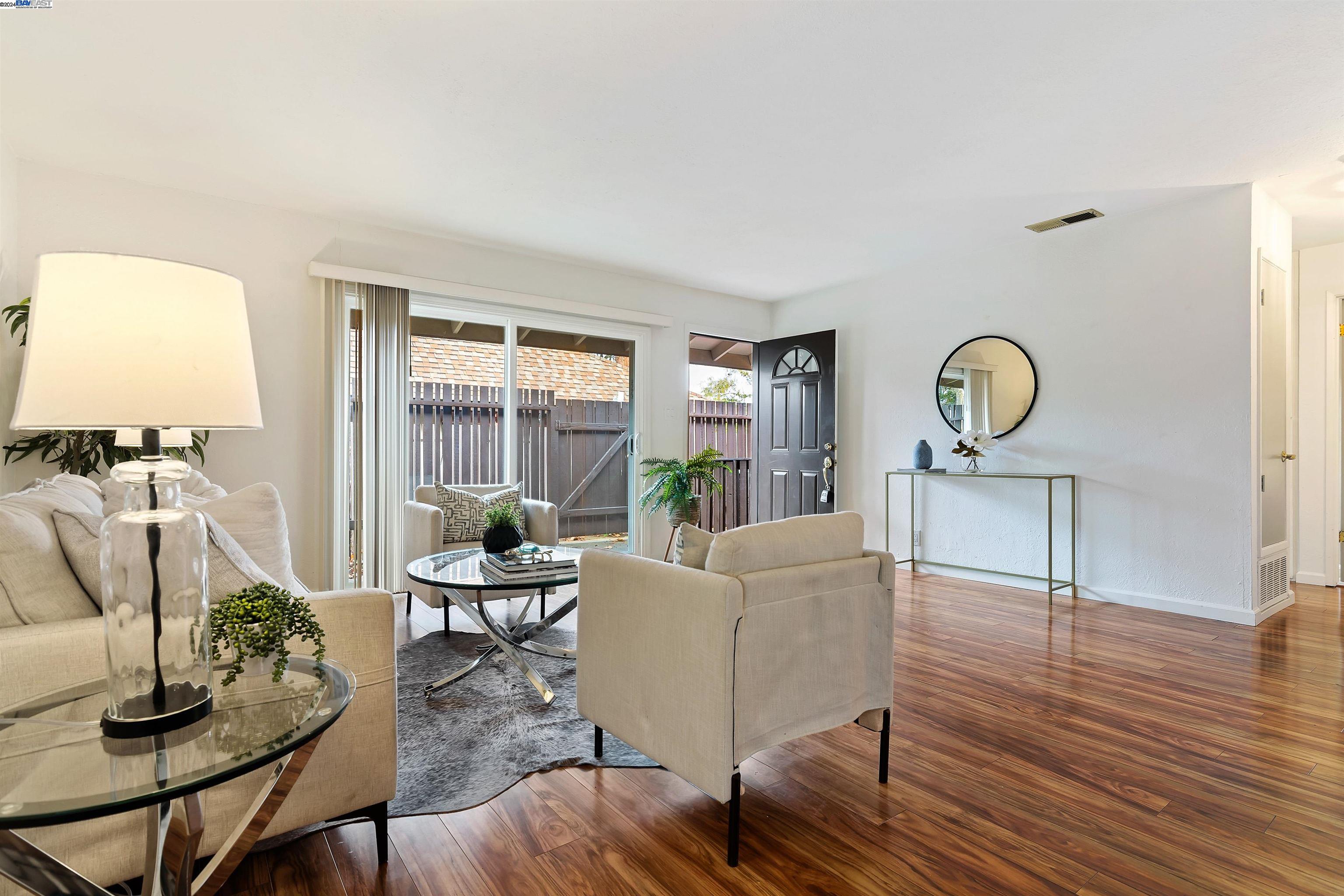 Photo #5: 41047967 Listing 