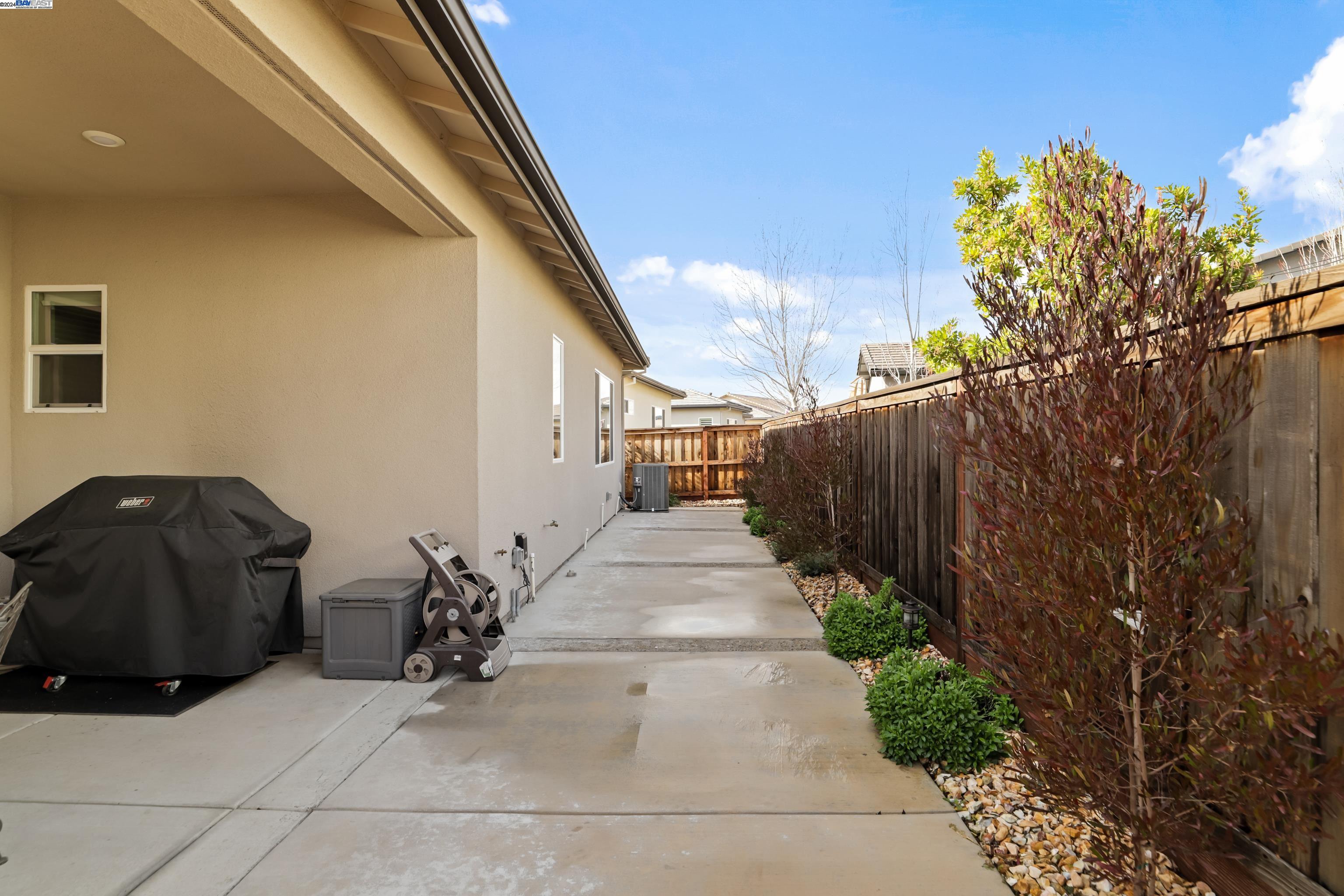 Detail Gallery Image 37 of 59 For 1220 Laurel Drive, Manteca,  CA 95336 - 3 Beds | 2/1 Baths