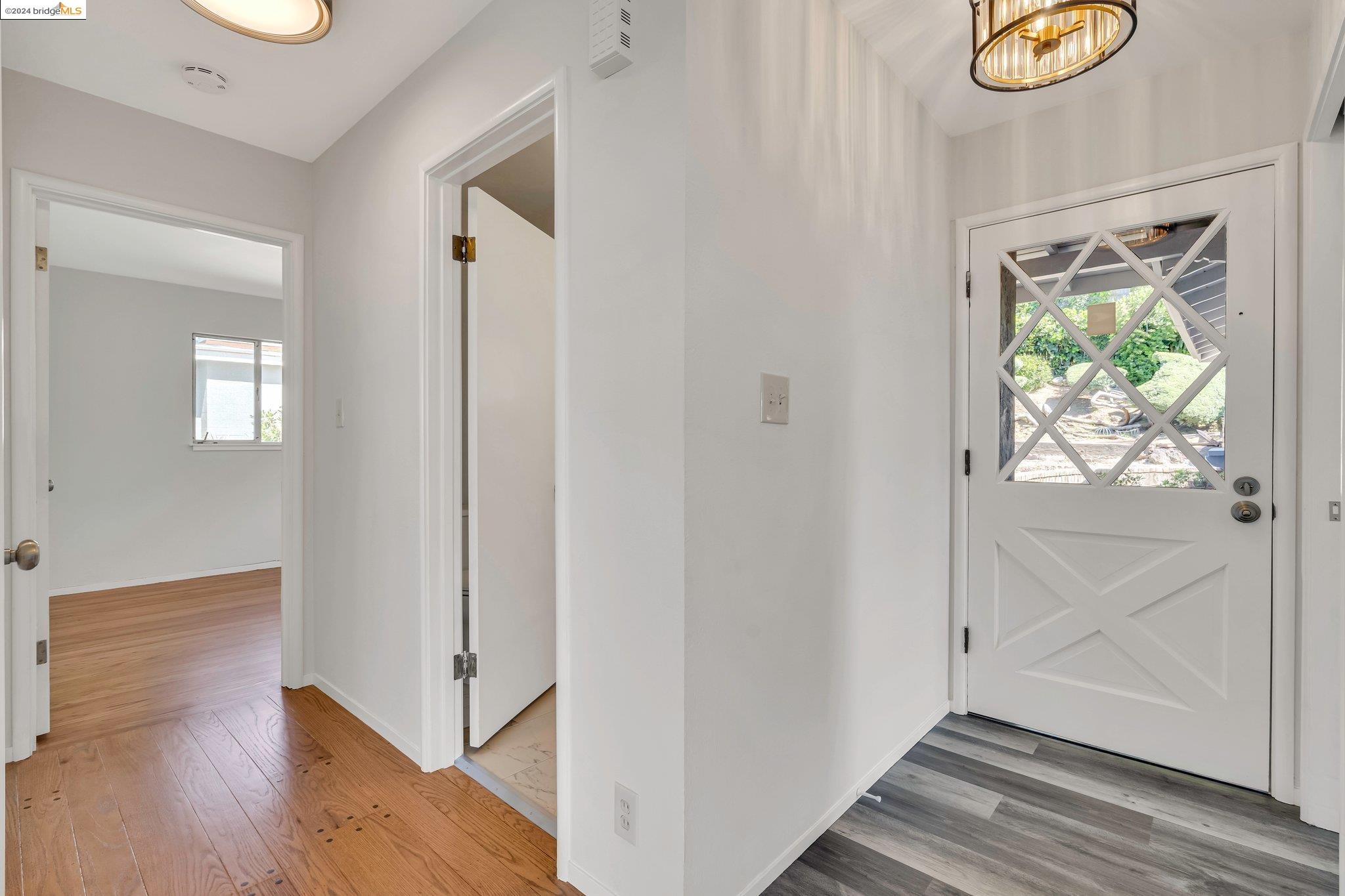 Detail Gallery Image 10 of 59 For 4031 Vale Ave, Oakland,  CA 94619 - 3 Beds | 1/1 Baths