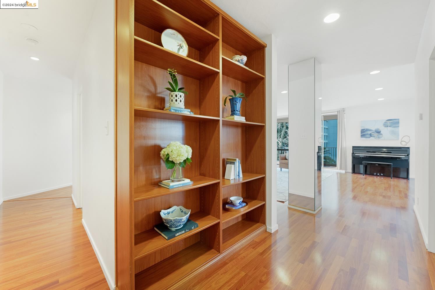 Detail Gallery Image 19 of 41 For 177 19th St 4d,  Oakland,  CA 94612 - 2 Beds | 2 Baths