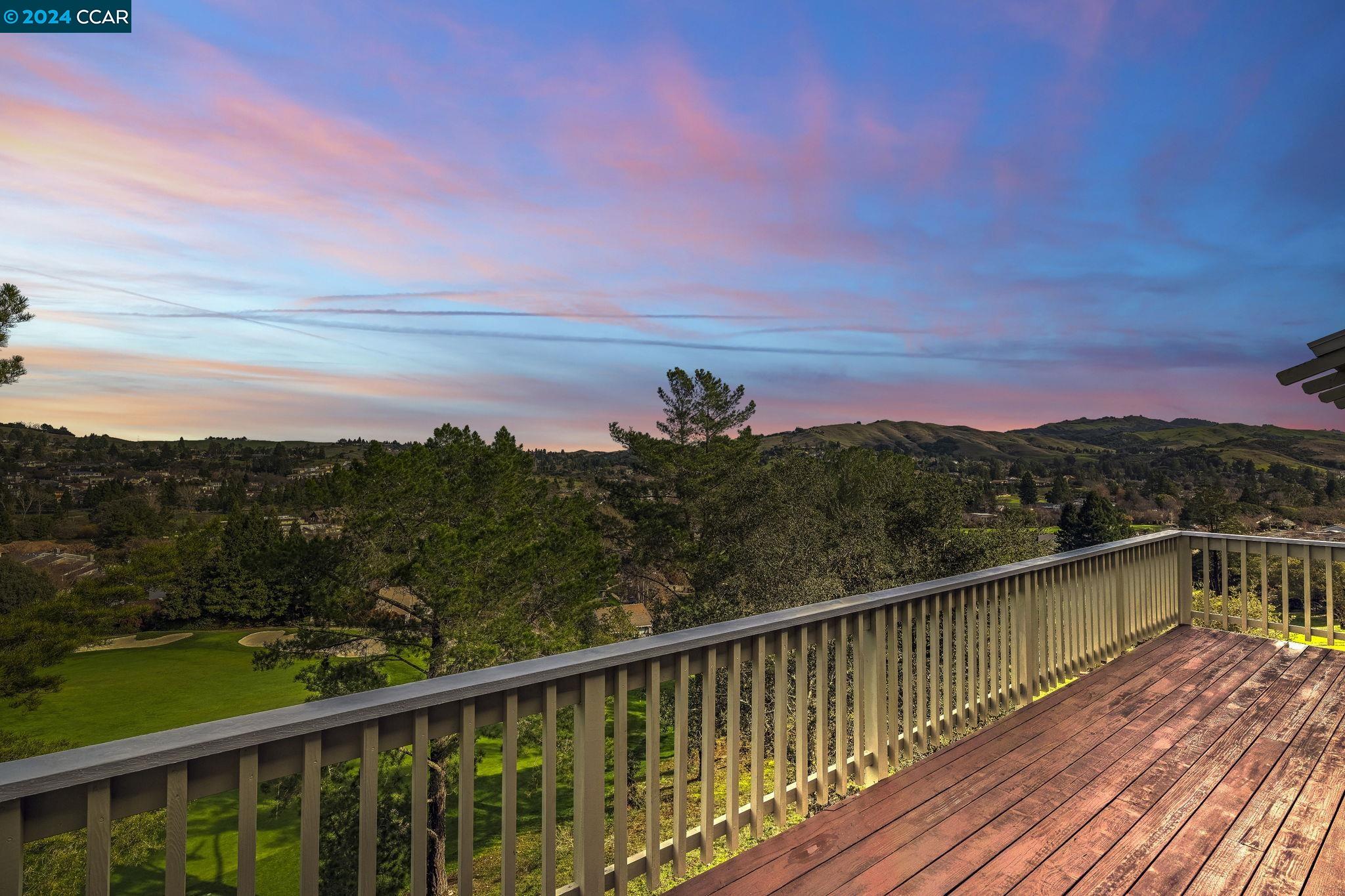 Detail Gallery Image 2 of 44 For 6 Wingfoot St, Moraga,  CA 94556 - 4 Beds | 2/1 Baths