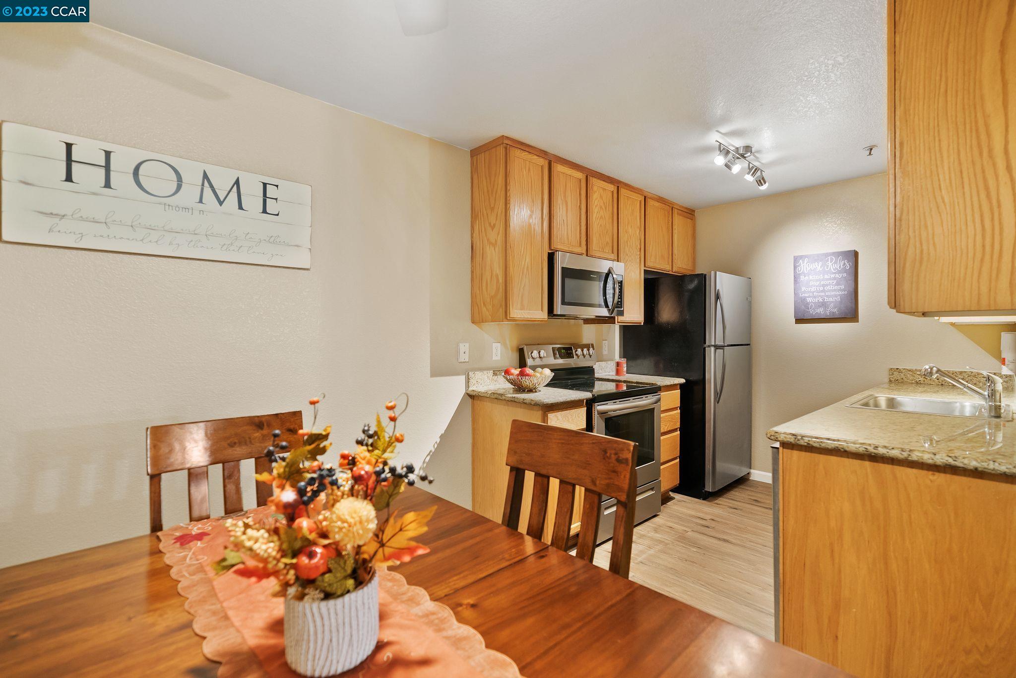 Detail Gallery Image 1 of 1 For 684 Arcadia Dr, Vacaville,  CA 95687 - 2 Beds | 1 Baths