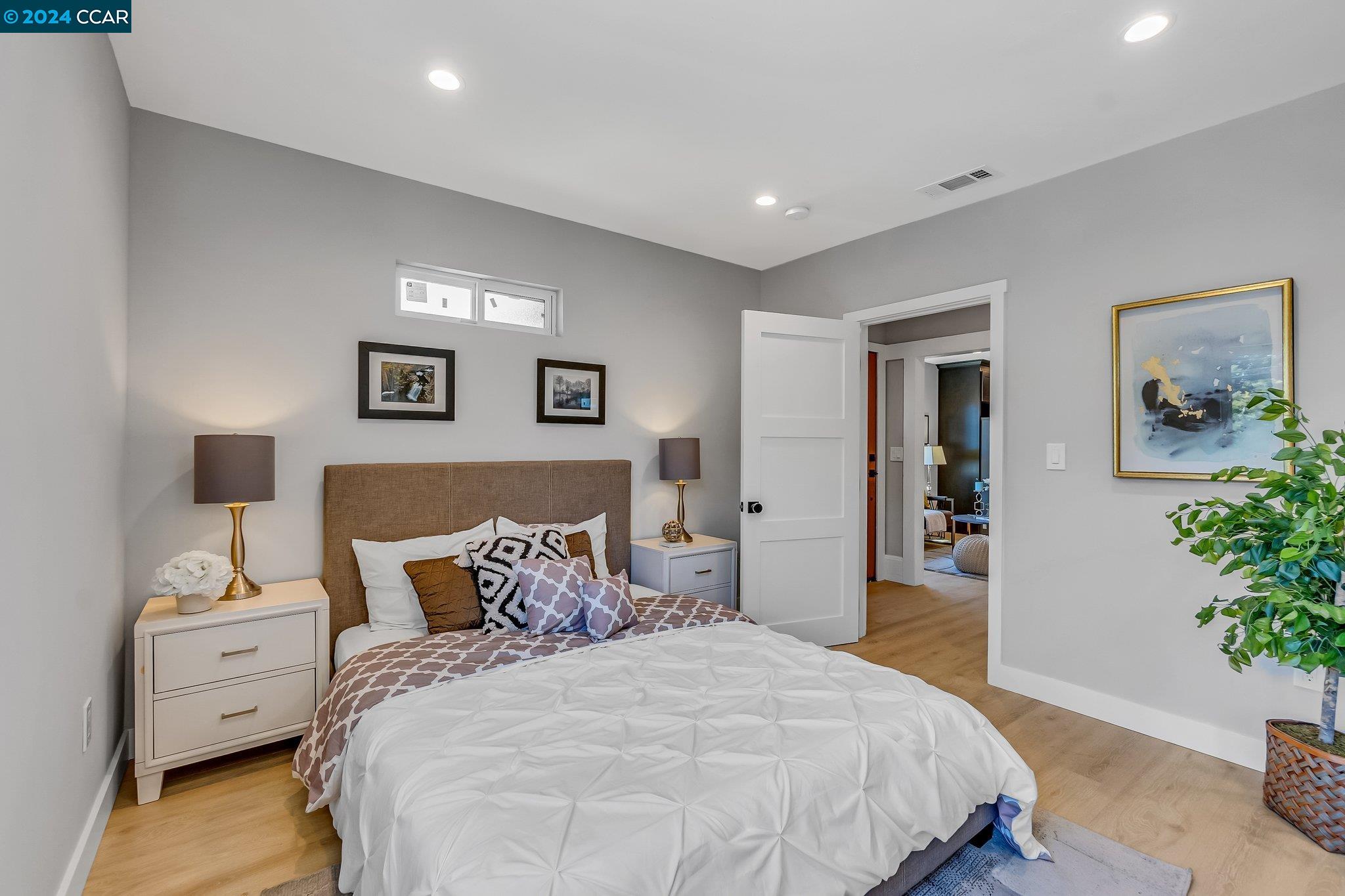 Detail Gallery Image 14 of 24 For 1036 47th Street, Emeryville,  CA 94608 - 3 Beds | 2 Baths