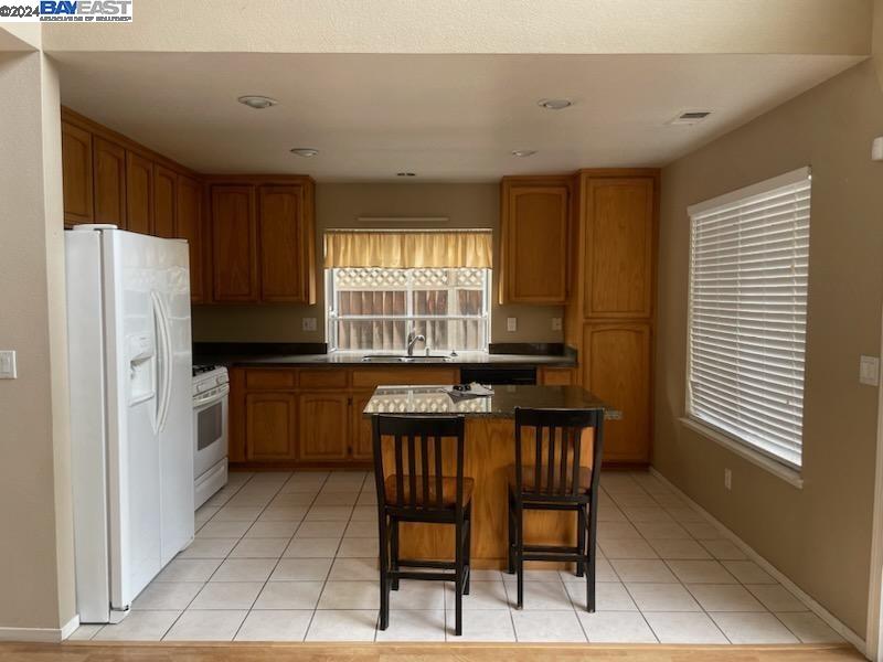 Detail Gallery Image 1 of 1 For 1677 Klipspringer Dr, San Jose,  CA 95124 - 4 Beds | 2/1 Baths