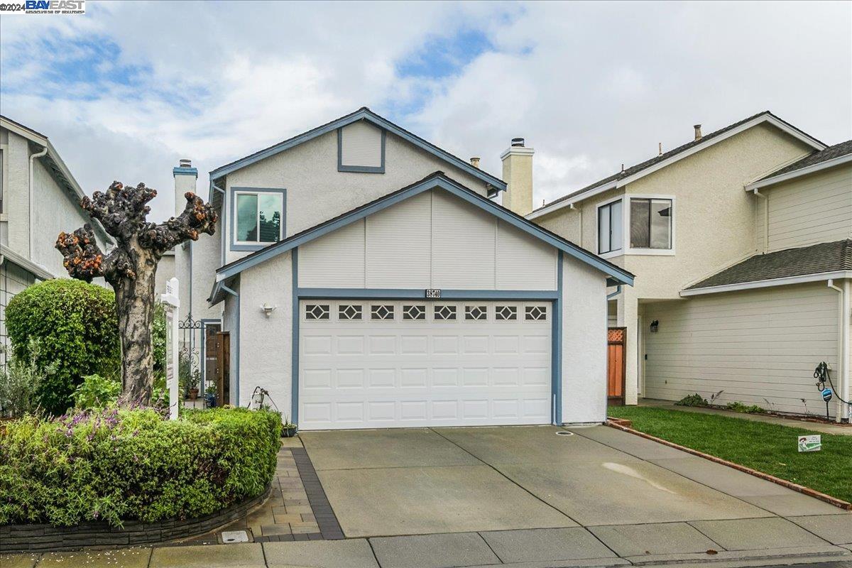 Detail Gallery Image 1 of 1 For 38740 Buckboard Cmn, Fremont,  CA 94536 - 3 Beds | 3 Baths