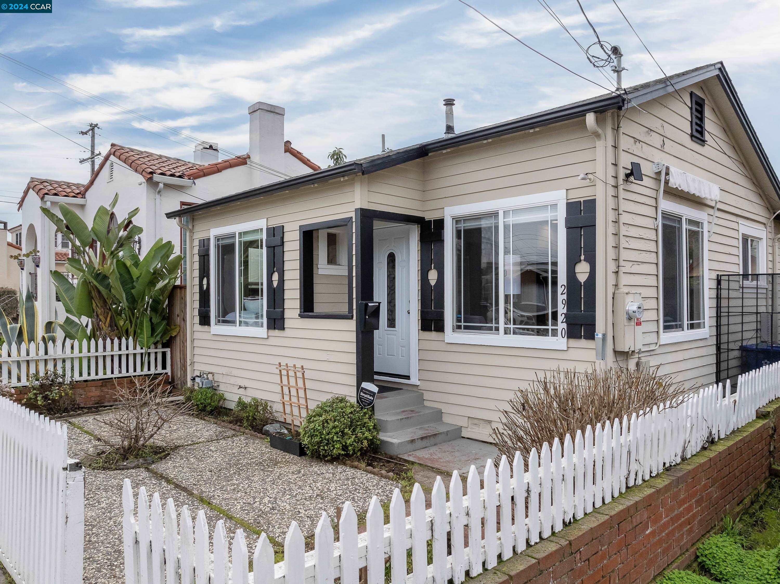 Detail Gallery Image 1 of 1 For 2920 Nevin Ave, Richmond,  CA 94804 - 3 Beds | 2 Baths