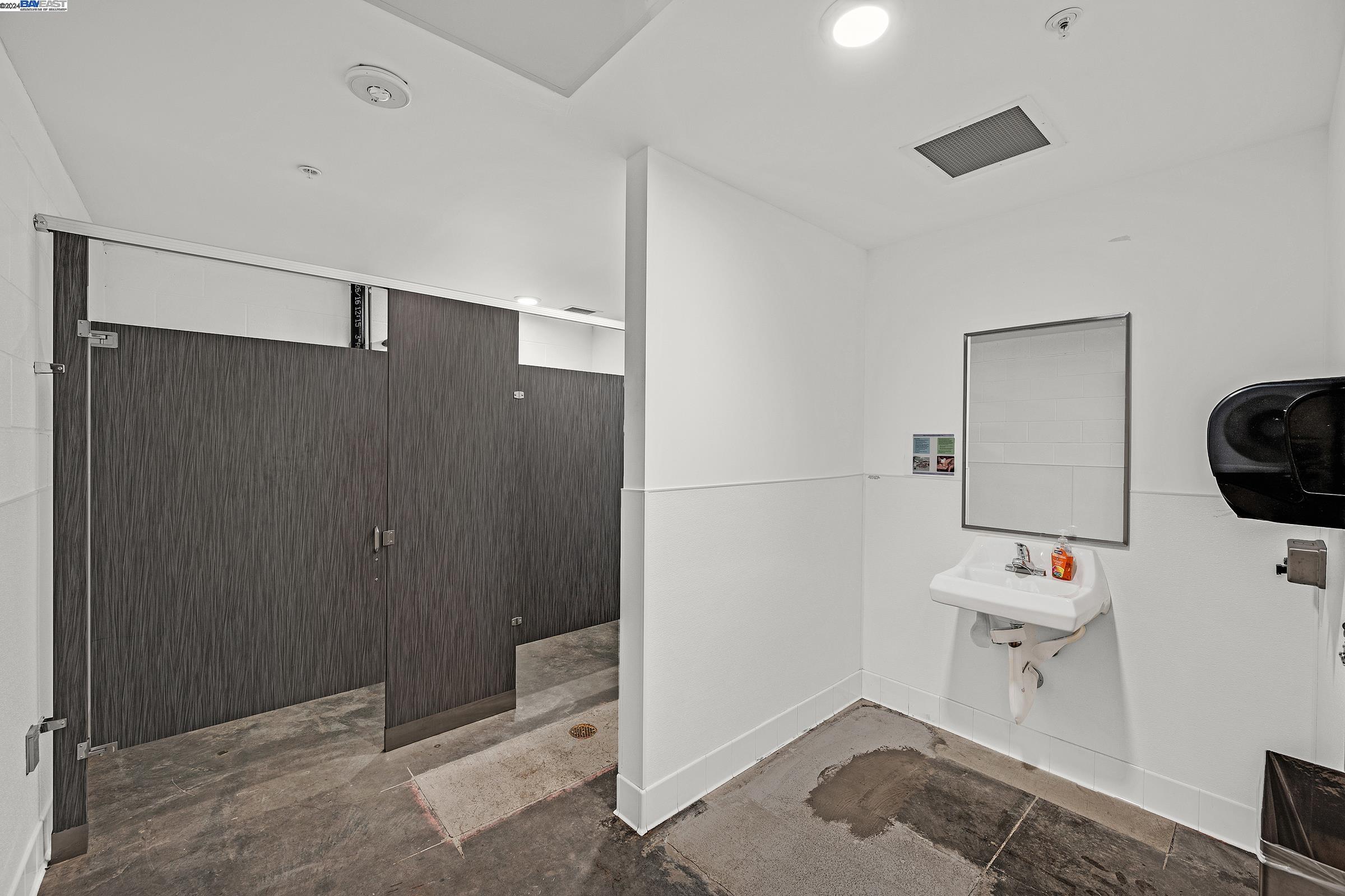 Detail Gallery Image 27 of 32 For 802 a St, Hayward,  CA 94541 - – Beds | – Baths