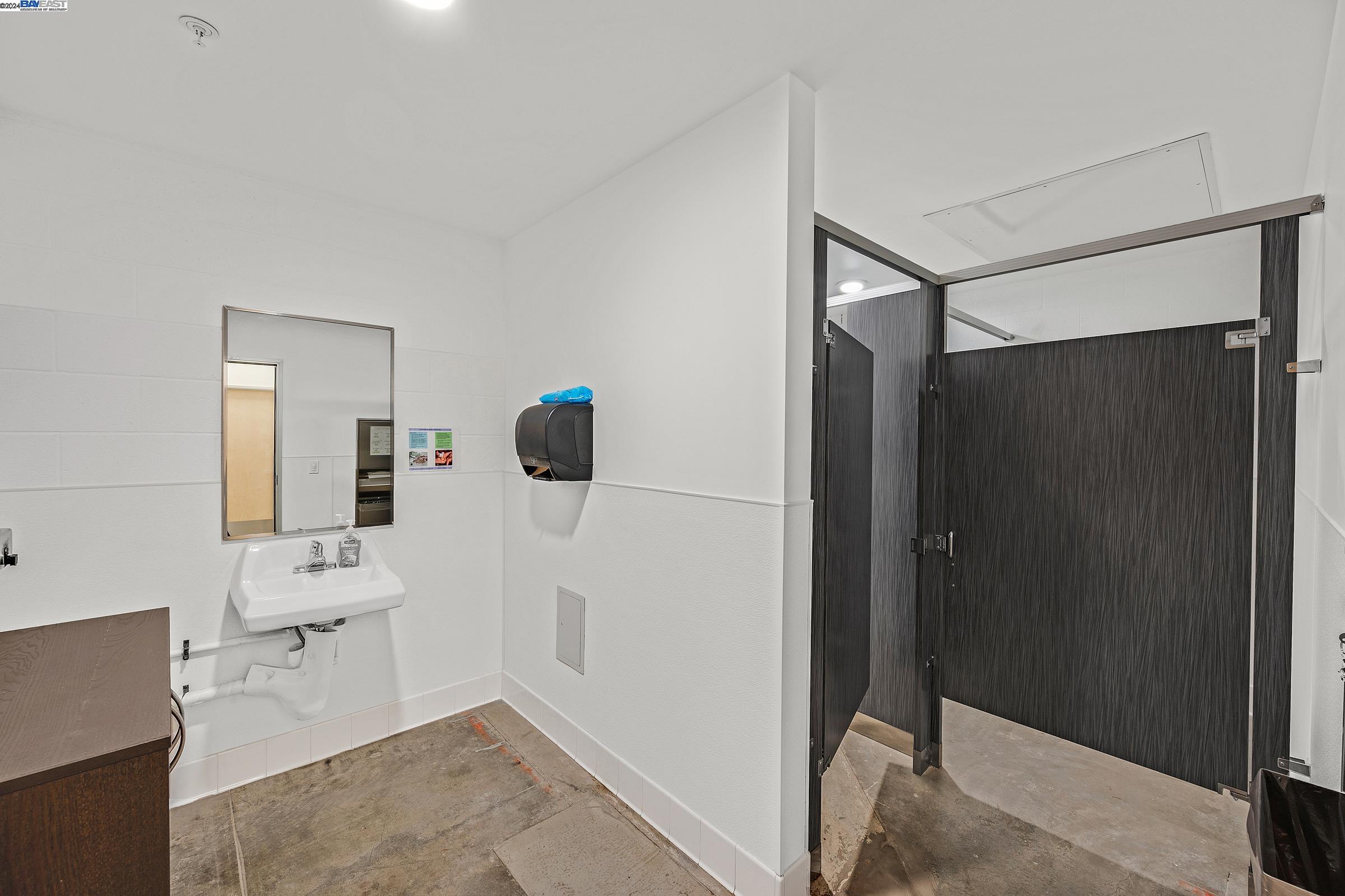 Detail Gallery Image 28 of 32 For 802 a St, Hayward,  CA 94541 - – Beds | – Baths