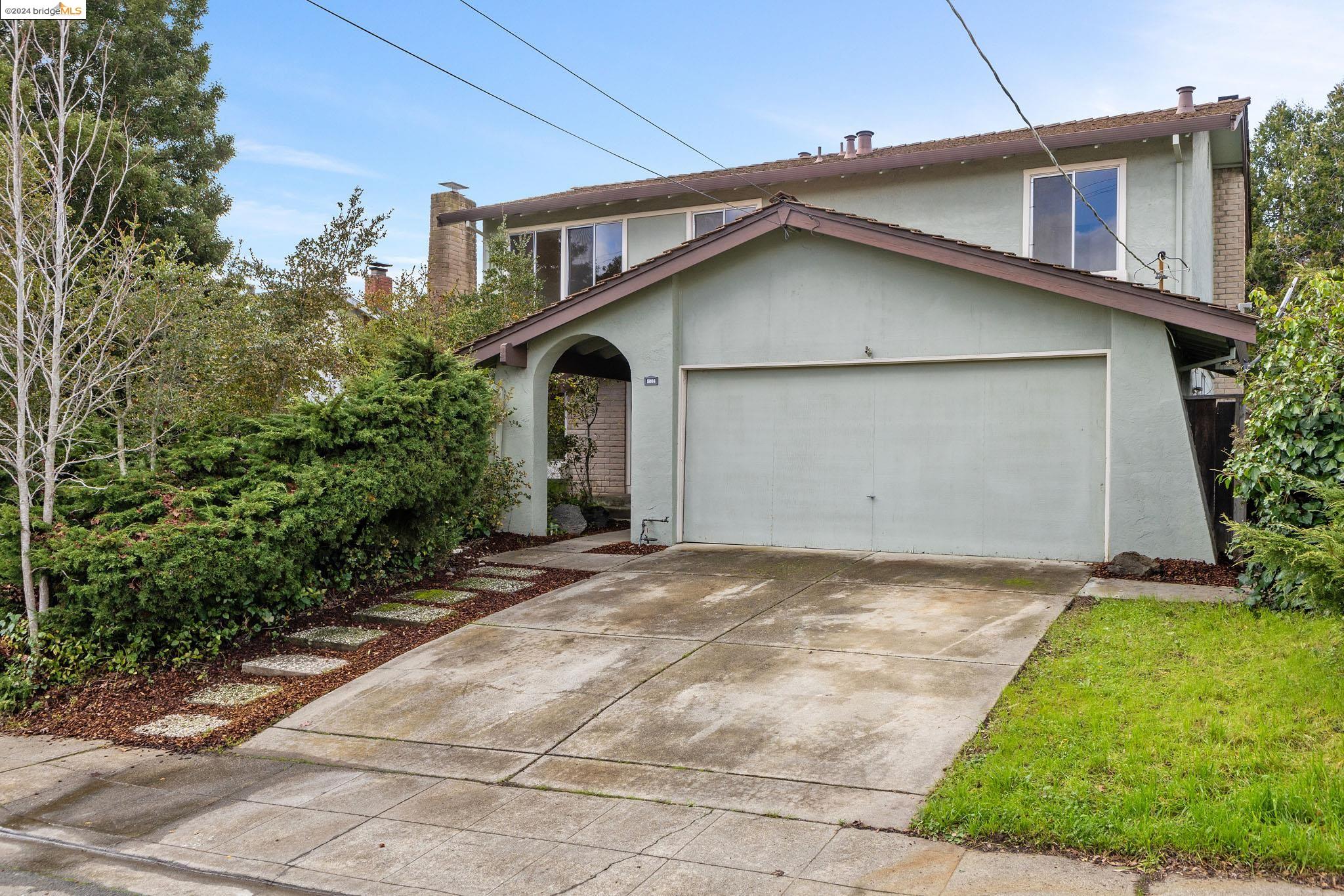 Detail Gallery Image 1 of 1 For 5804 Shadow Ridge Dr, Castro Valley,  CA 94552 - 4 Beds | 2/1 Baths