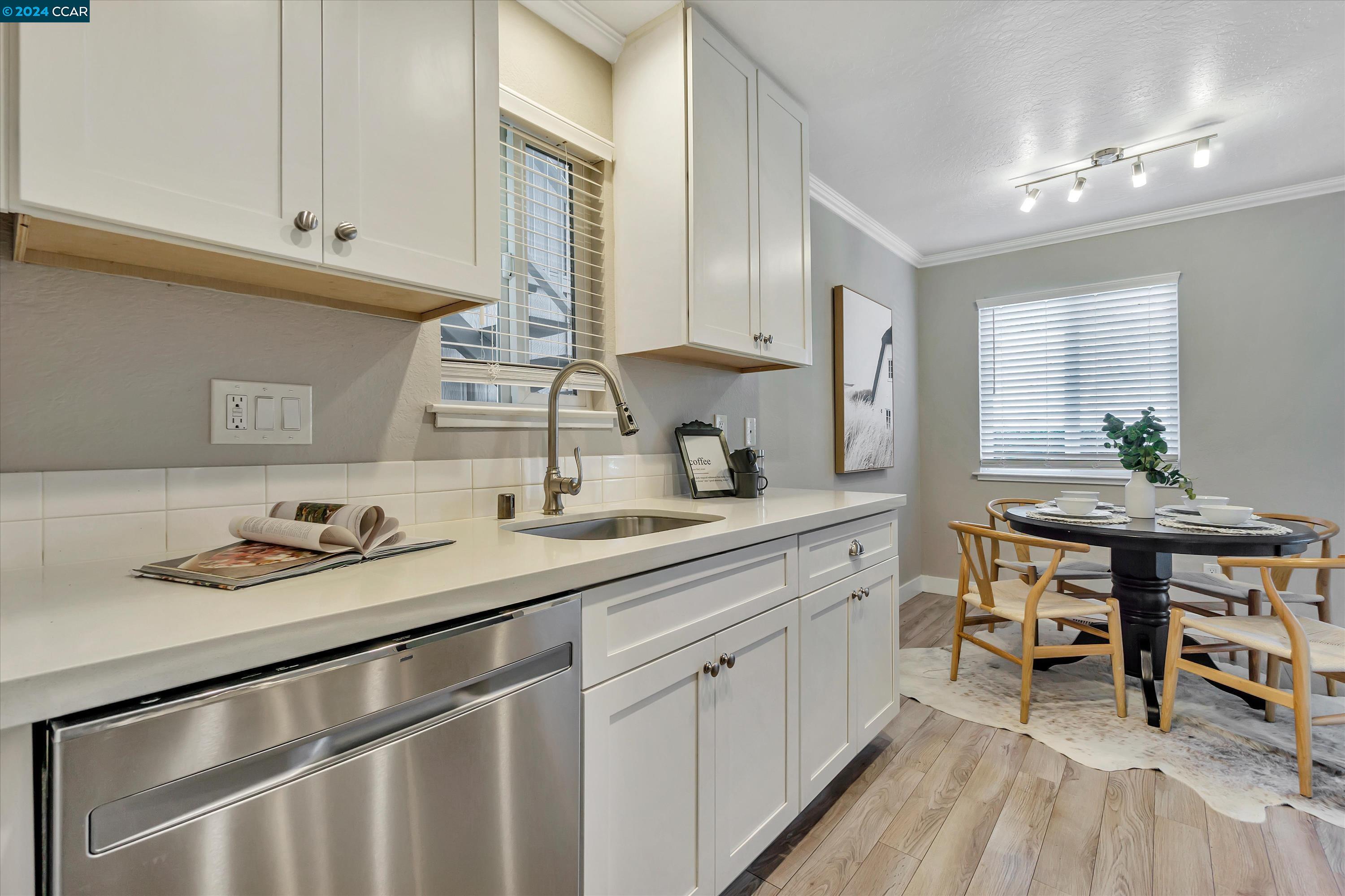 Photo #6: 41048556 Listing 