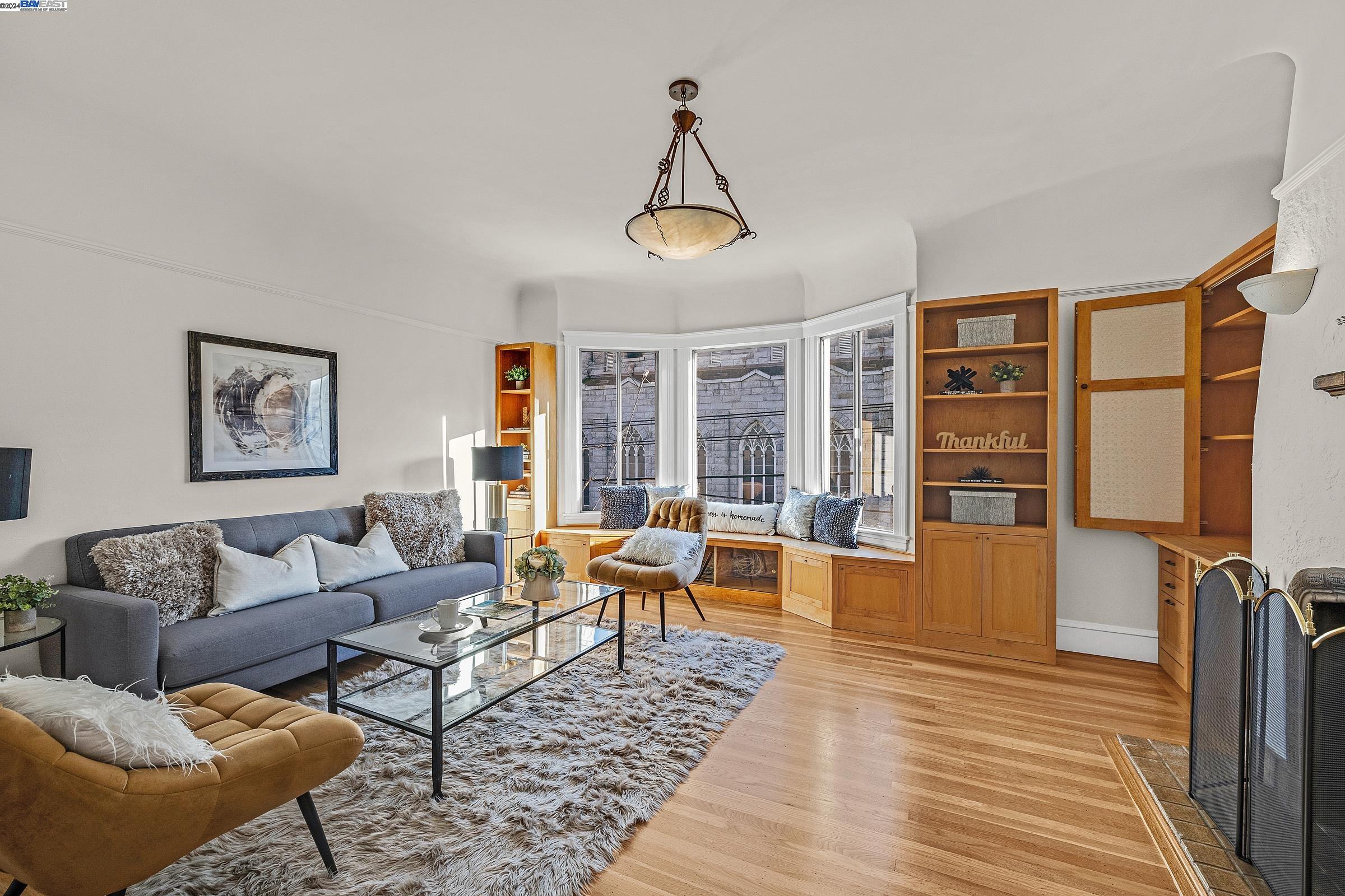 Detail Gallery Image 1 of 1 For 212 Valley St, San Francisco,  CA 94131 - 2 Beds | 1 Baths