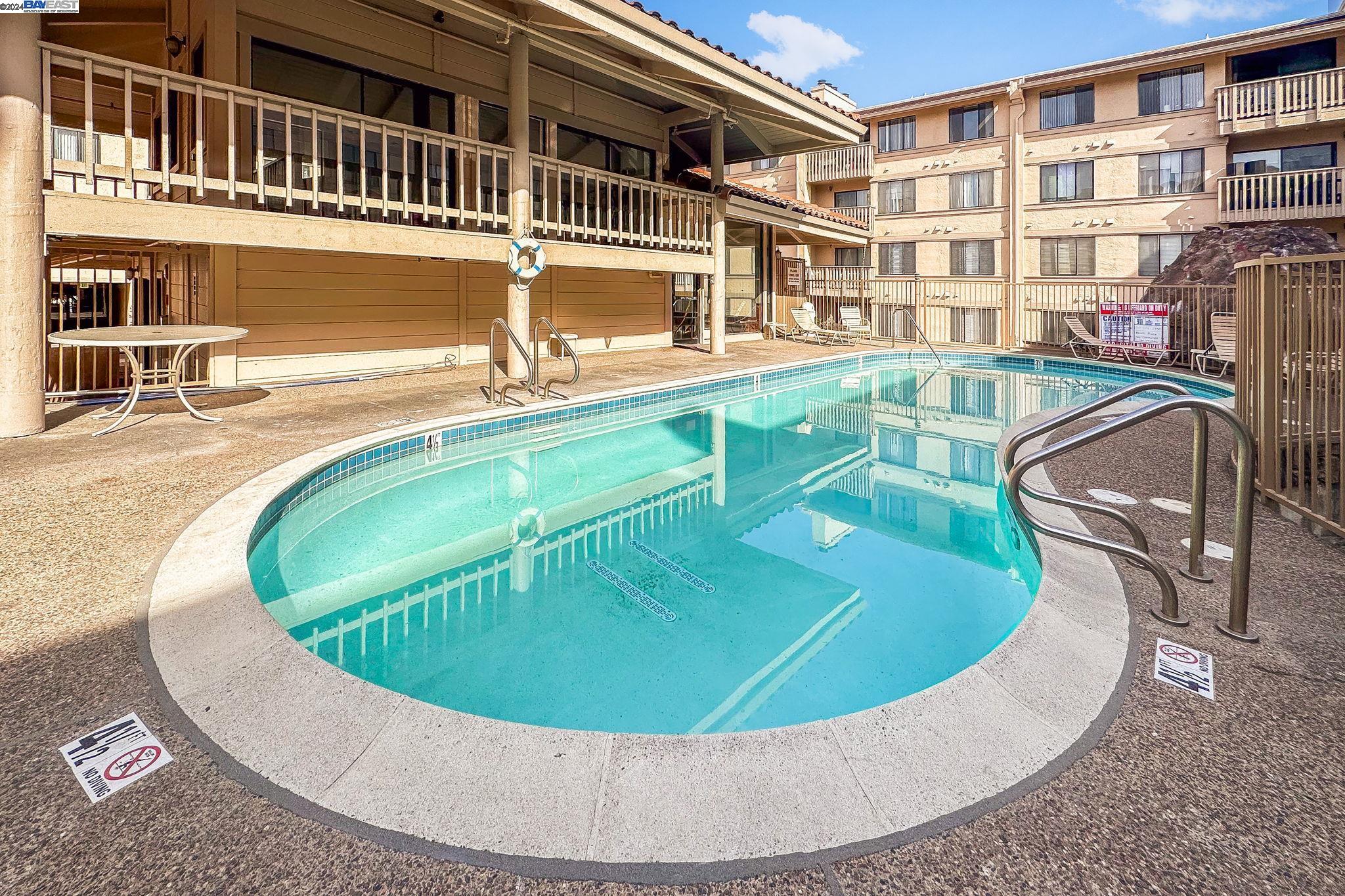 Detail Gallery Image 35 of 36 For 1400 Carpentier St #313,  San Leandro,  CA 94577 - 2 Beds | 2 Baths