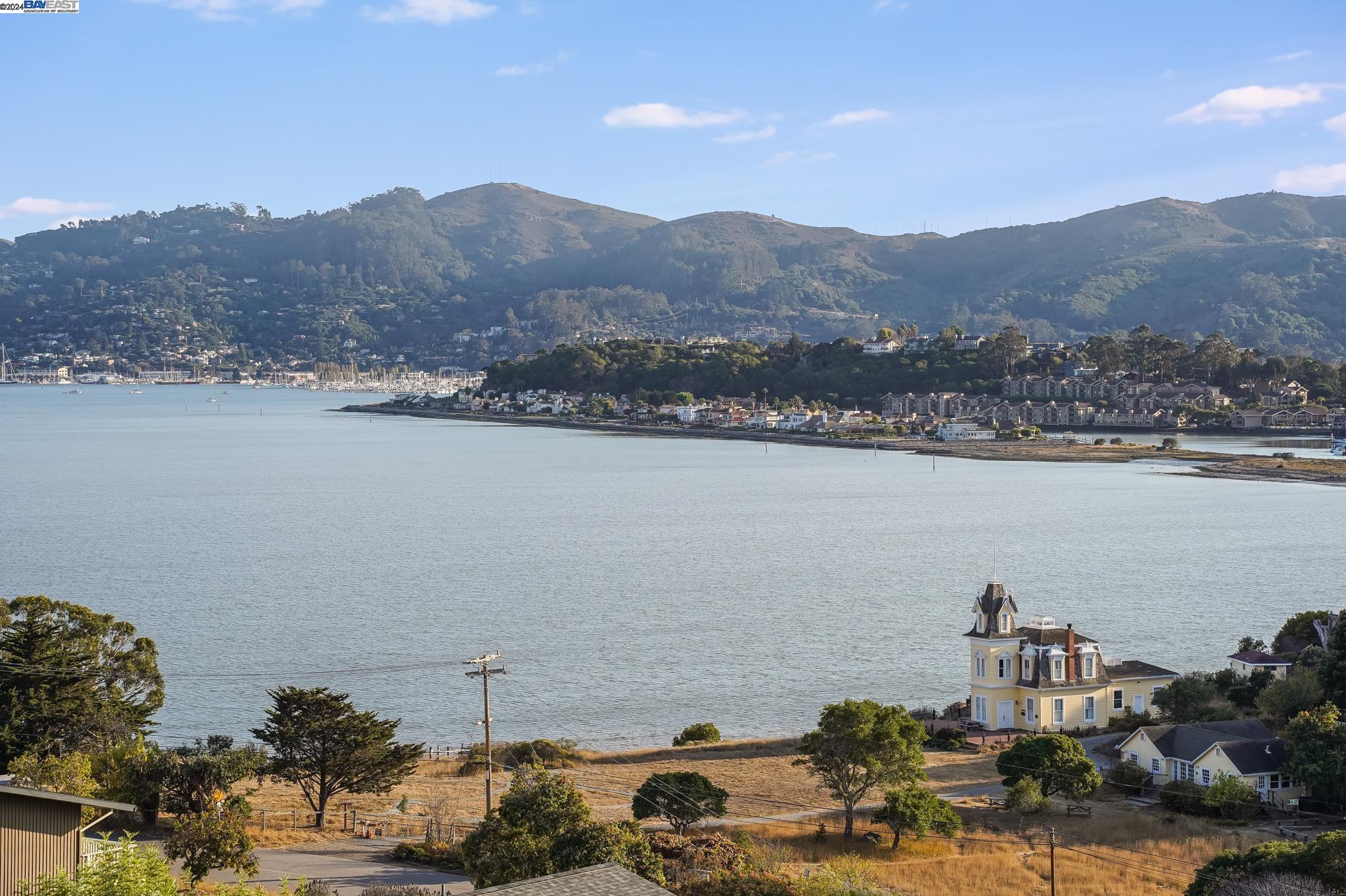 Detail Gallery Image 3 of 36 For 34 Andrew Drive #132,  Tiburon,  CA 94920 - 2 Beds | 1 Baths