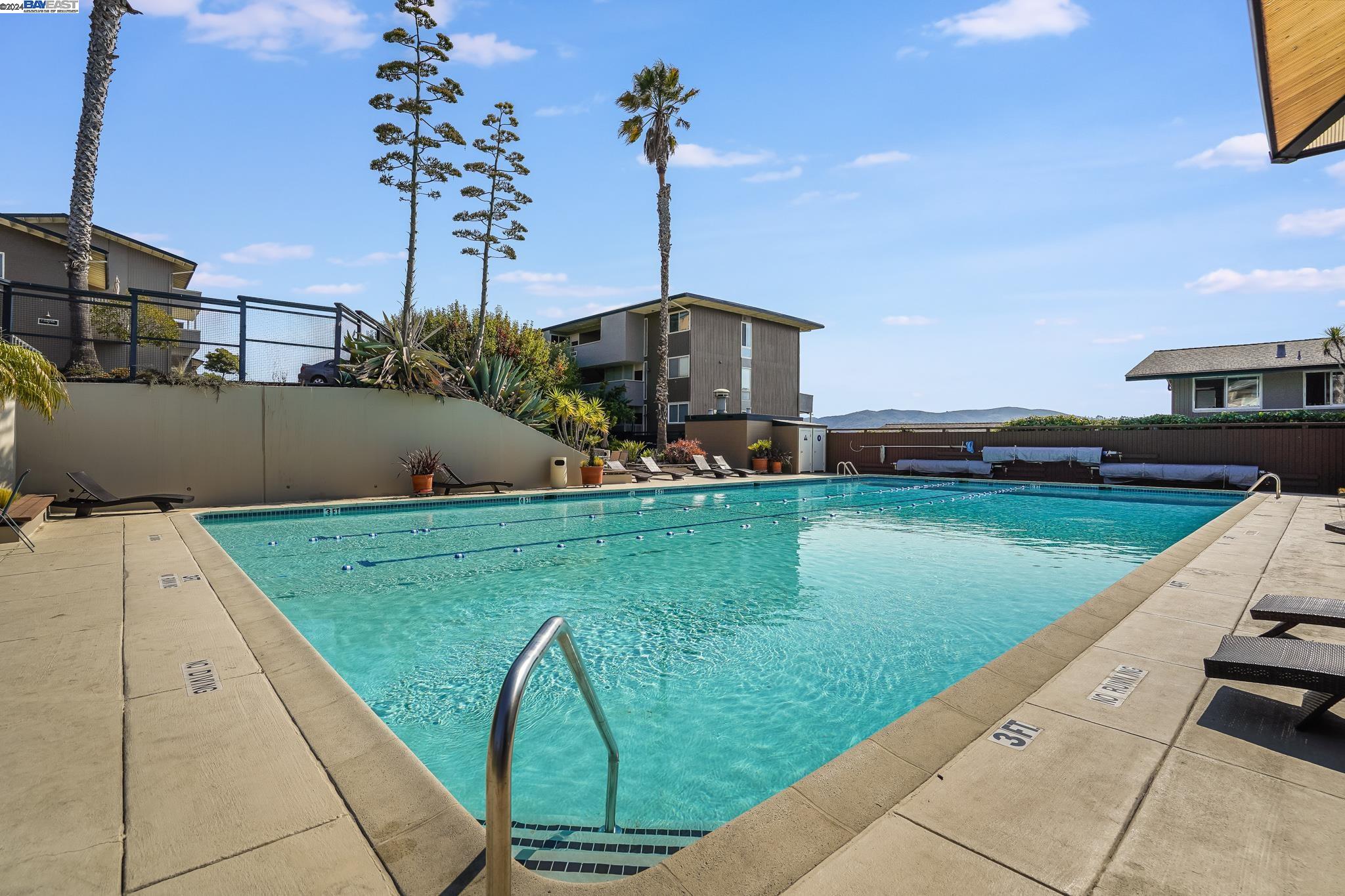 Detail Gallery Image 25 of 36 For 34 Andrew Drive #132,  Tiburon,  CA 94920 - 2 Beds | 1 Baths