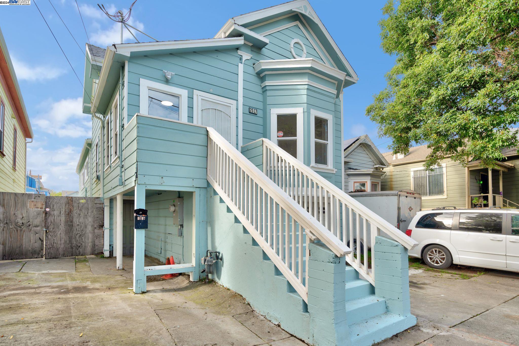 Detail Gallery Image 1 of 1 For 2517 Filbert St, Oakland,  CA 94607 - 4 Beds | 2 Baths