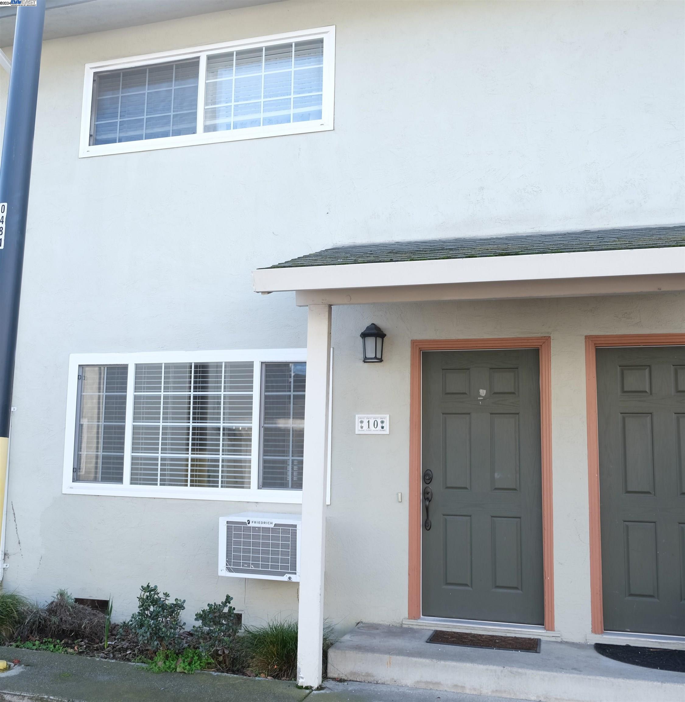 MLS: 41048946 Condo For Sale
