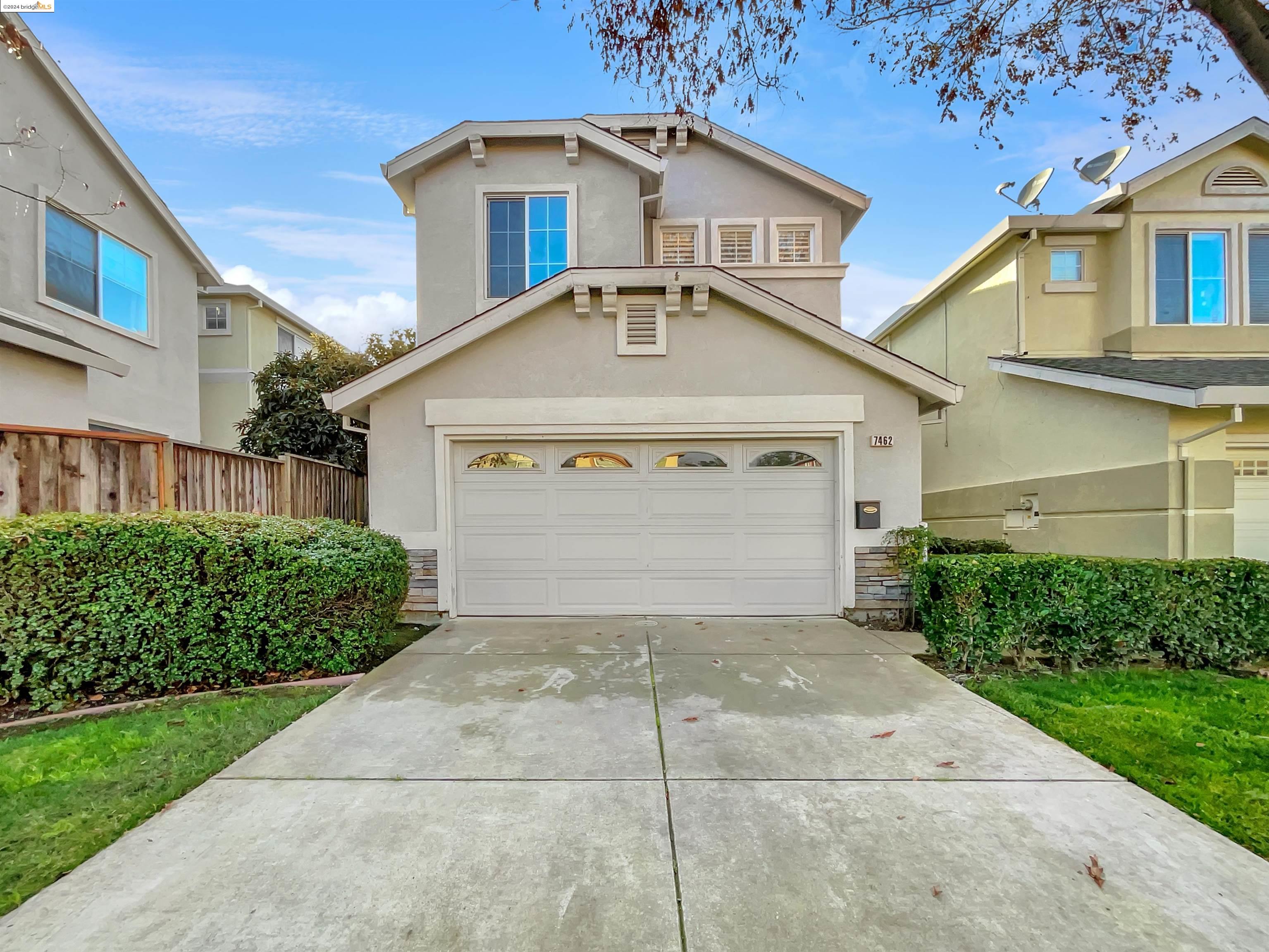 Detail Gallery Image 1 of 1 For 7462 Starward Dr, Dublin,  CA 94568 - 3 Beds | 2/1 Baths