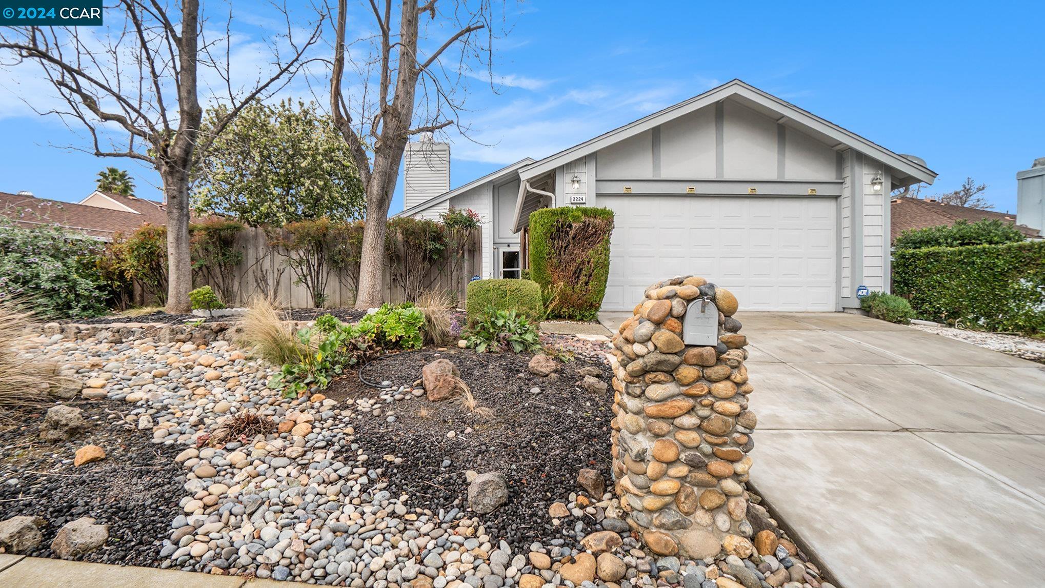 Detail Gallery Image 1 of 1 For 2224 Lynbrook Dr, Pittsburg,  CA 94565 - 3 Beds | 2 Baths