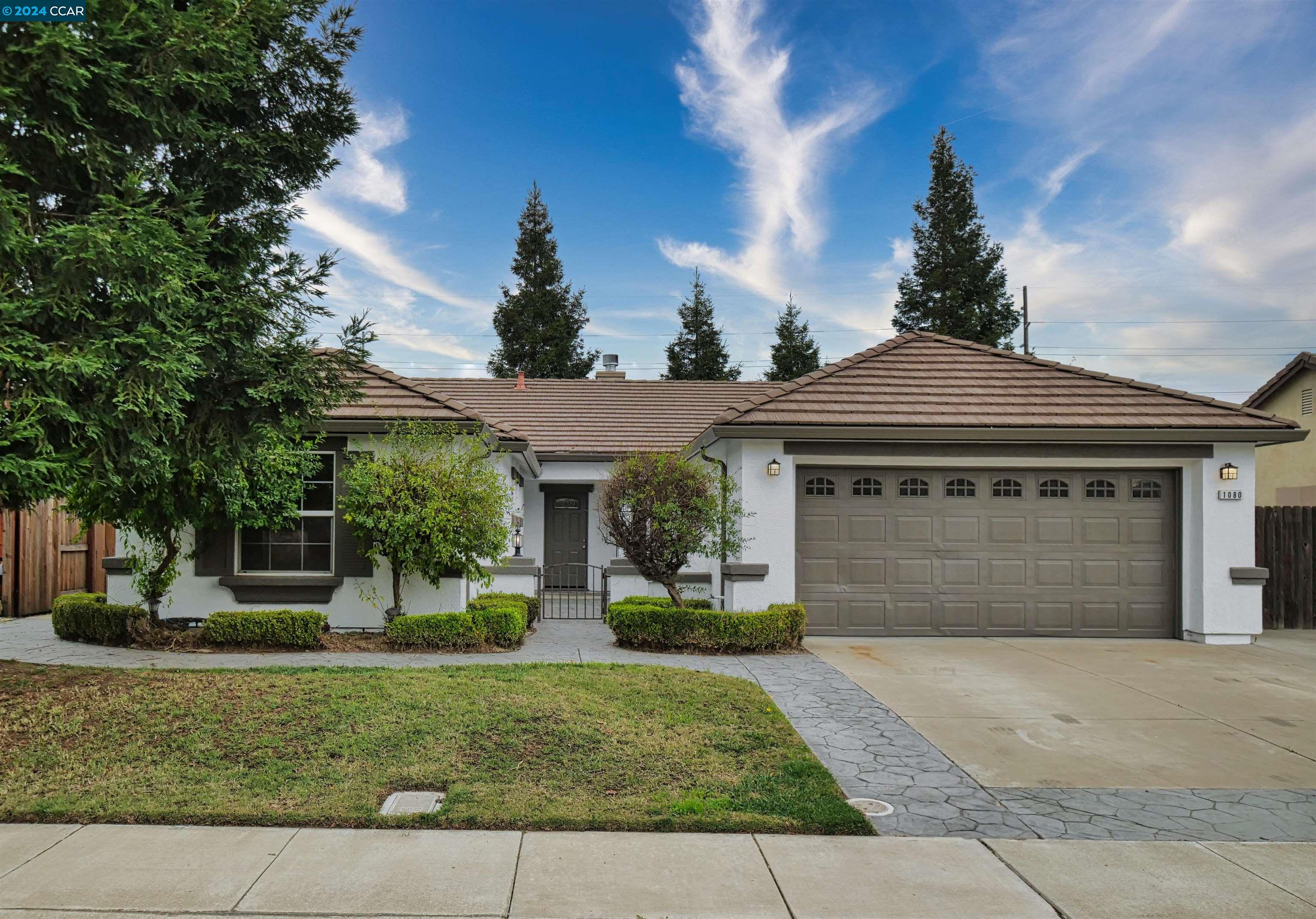 Detail Gallery Image 1 of 1 For 1080 Foxfire Drive, Manteca,  CA 95337-6695 - 4 Beds | 2 Baths