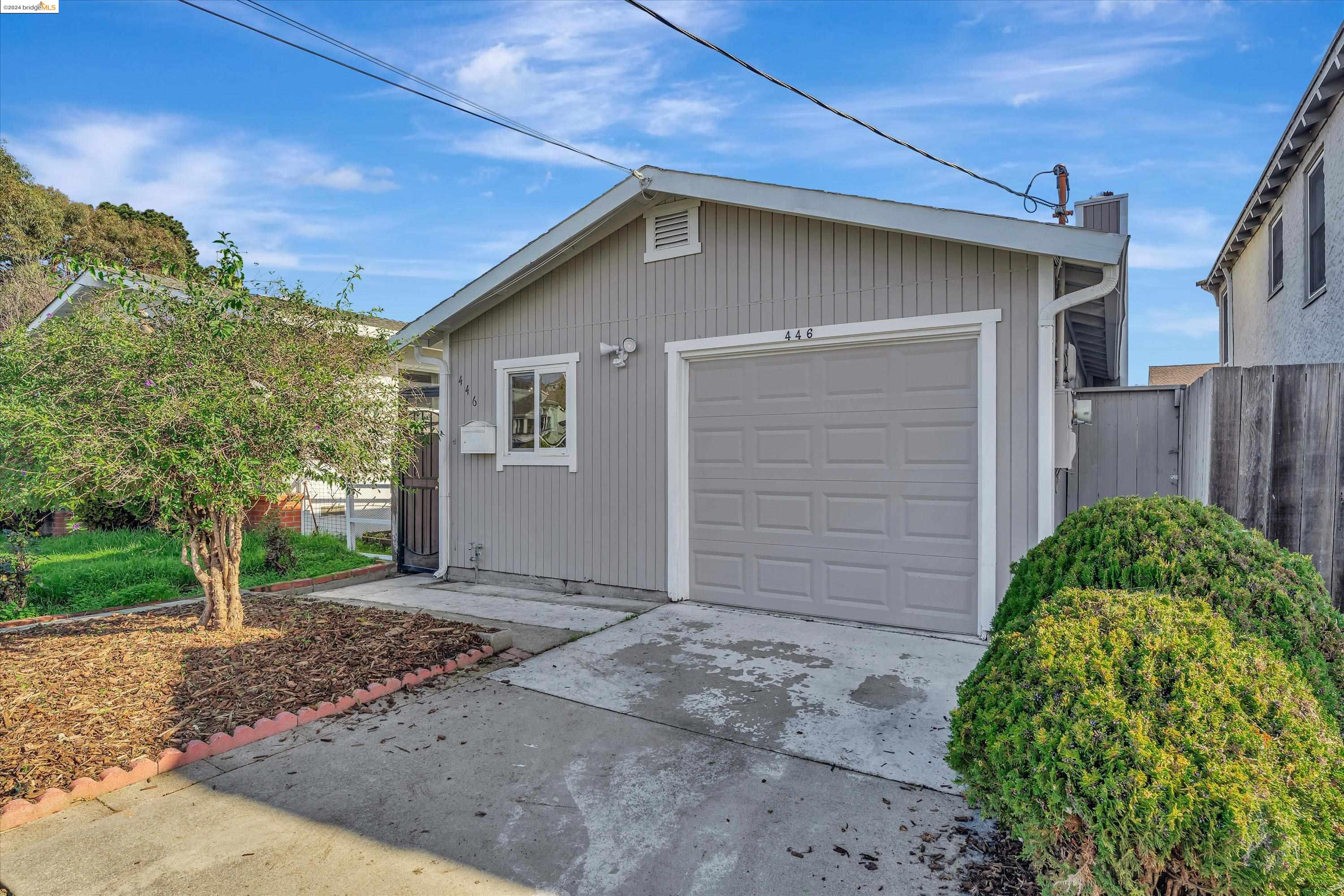 Detail Gallery Image 1 of 1 For 446 41st St, Richmond,  CA 94805 - 3 Beds | 1 Baths