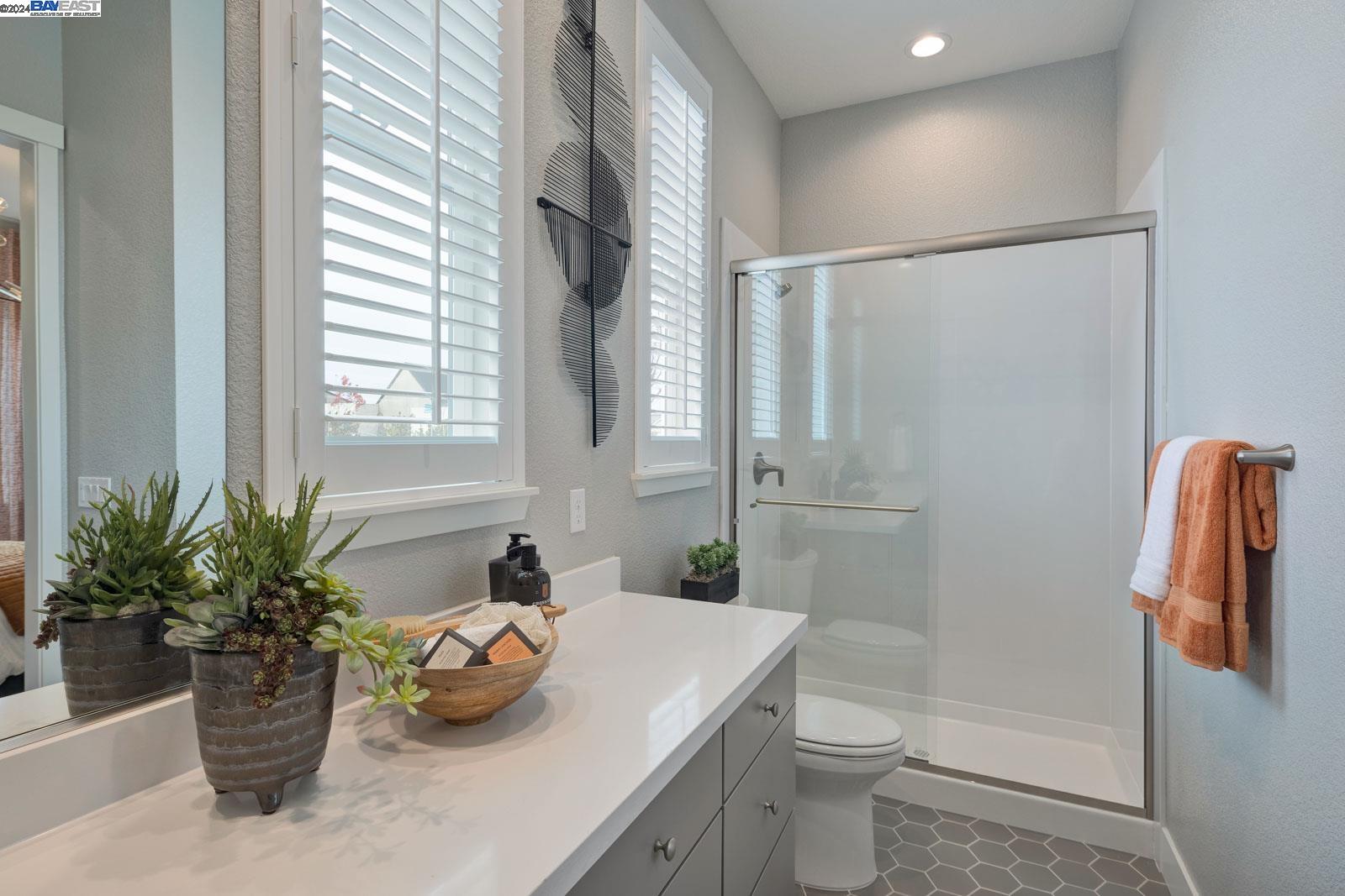 Detail Gallery Image 11 of 40 For 1036 Chapman Street, Manteca,  CA 95336 - 2 Beds | 2/1 Baths