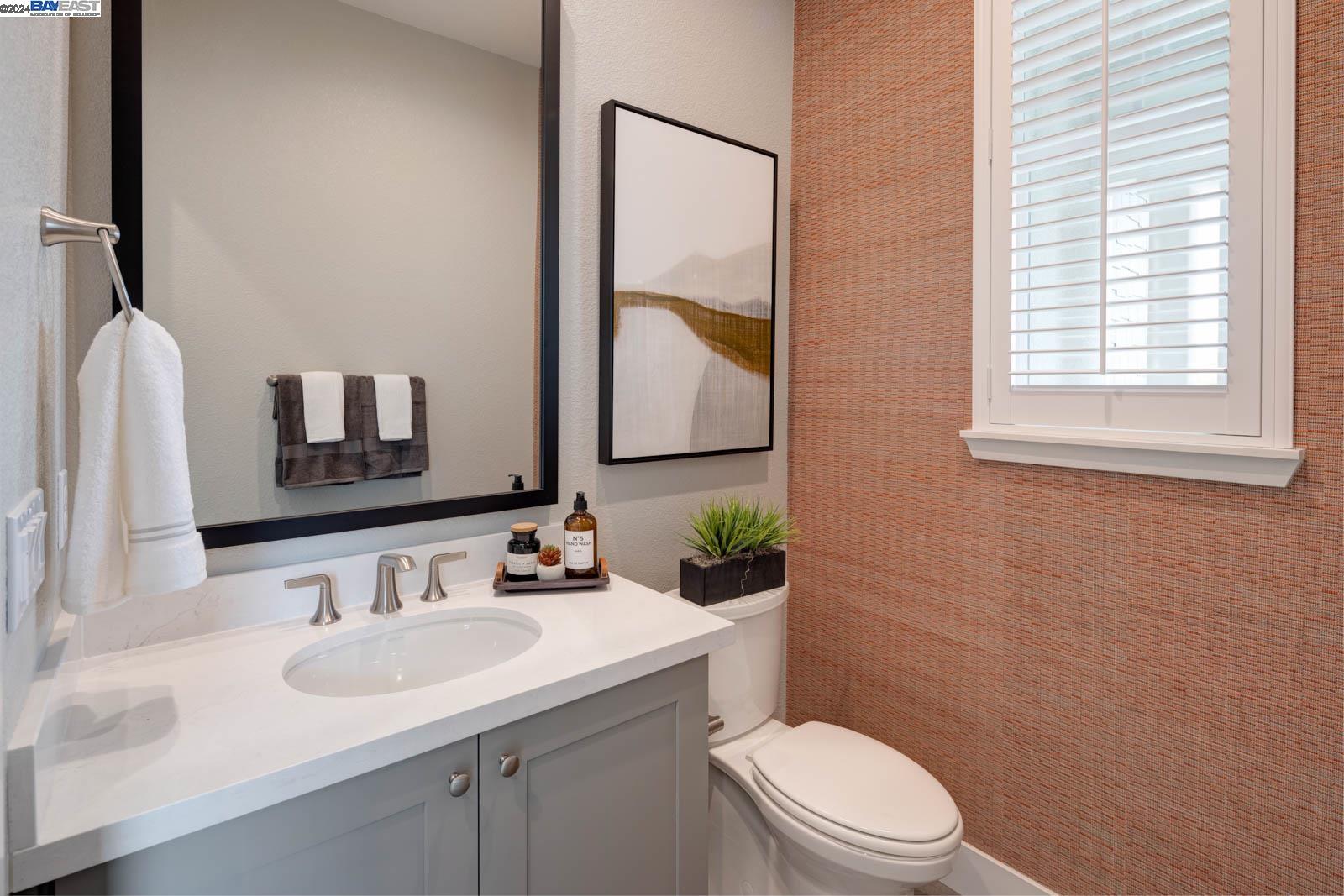 Detail Gallery Image 12 of 40 For 1036 Chapman Street, Manteca,  CA 95336 - 2 Beds | 2/1 Baths