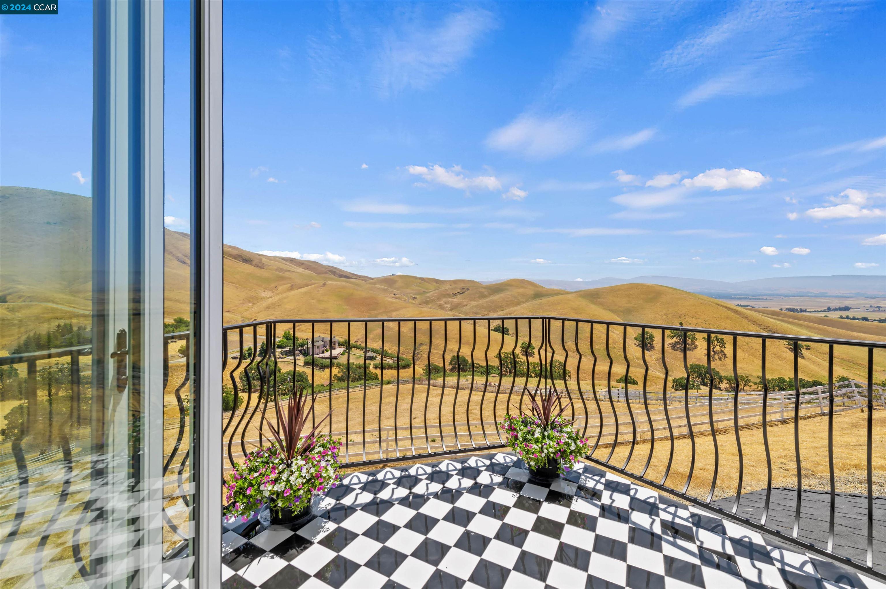 Detail Gallery Image 5 of 50 For 12400 Morgan Territory Rd, Livermore,  CA 94551 - 5 Beds | 5/1 Baths