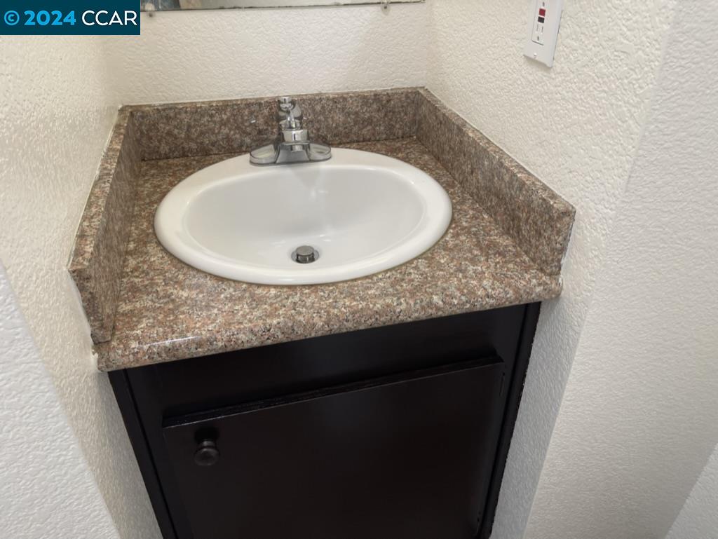 Detail Gallery Image 16 of 21 For 2526 108th Ave, Oakland,  CA 94603 - 3 Beds | 1/1 Baths