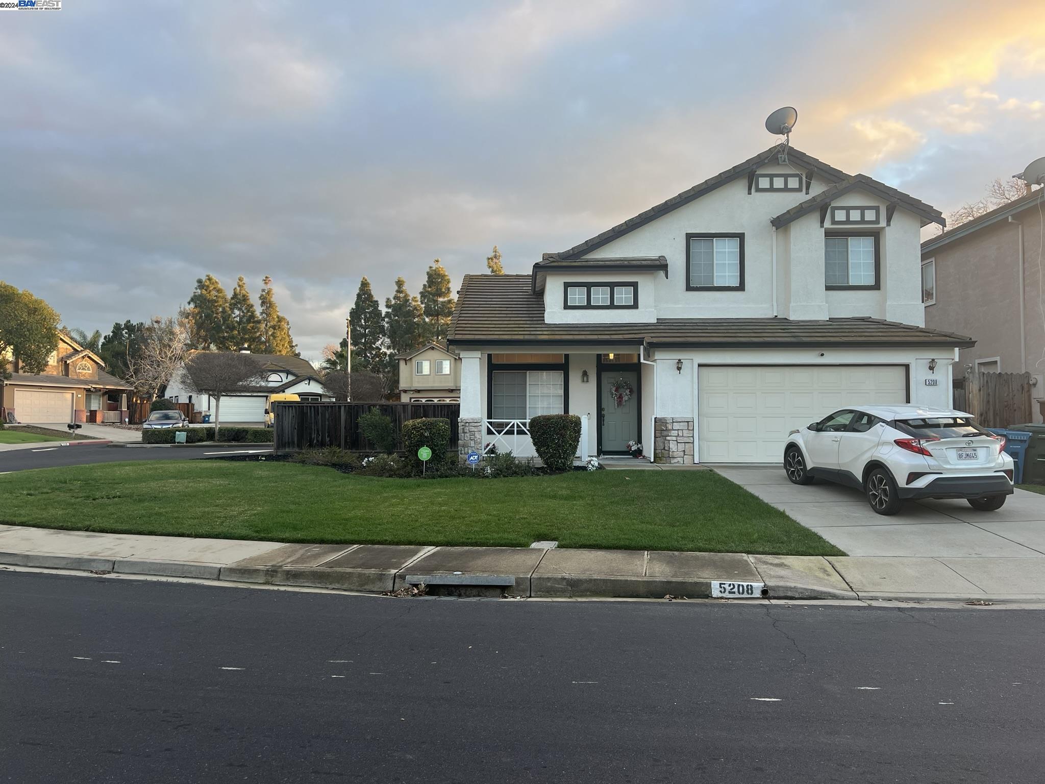 Detail Gallery Image 1 of 1 For 5208 Fairside Way, Antioch,  CA 94531 - 3 Beds | 2/1 Baths
