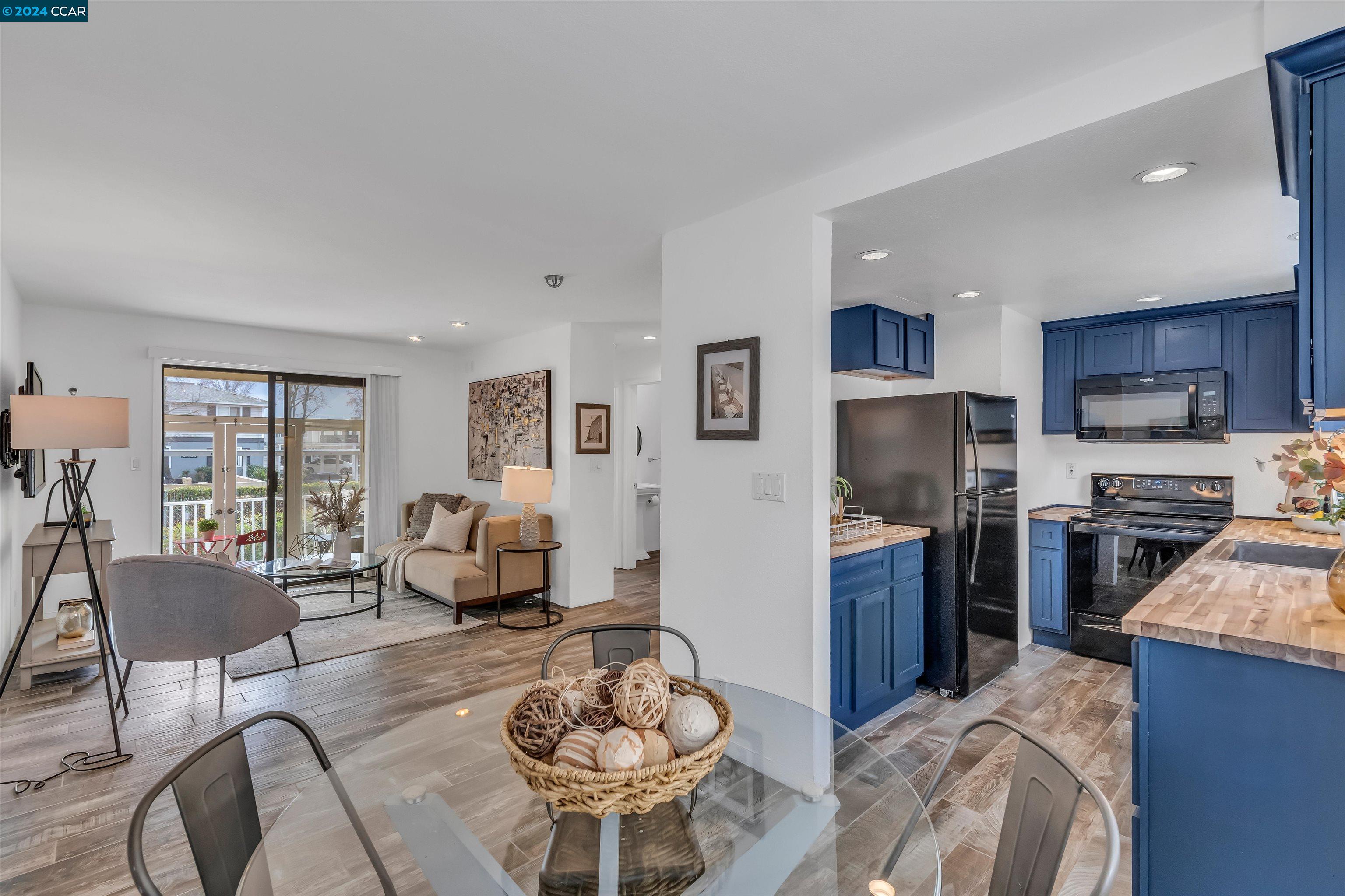 Detail Gallery Image 1 of 1 For 2827 Monument Blvd #25,  Concord,  CA 94520 - 1 Beds | 1 Baths