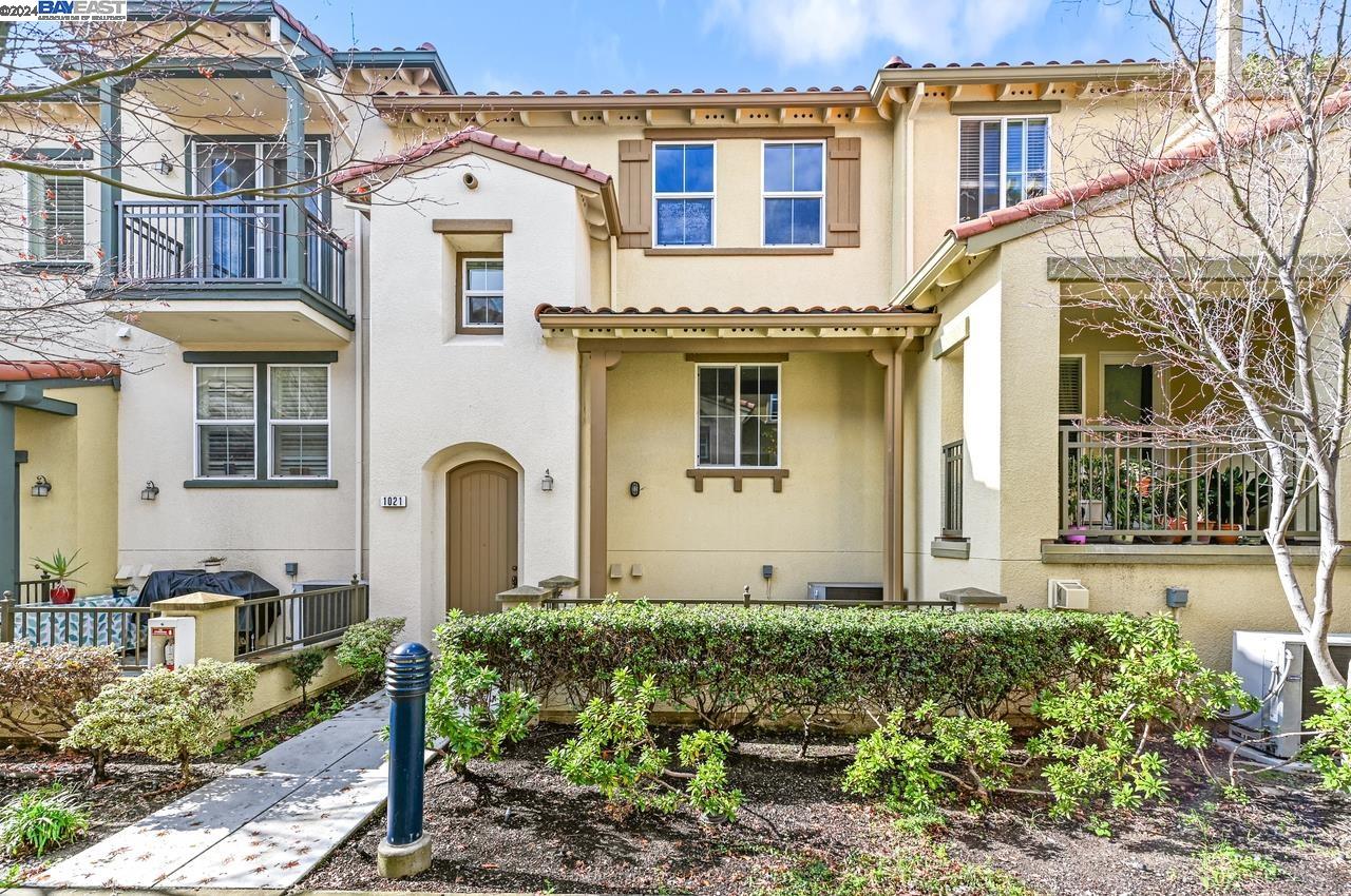 Detail Gallery Image 1 of 1 For 1021 Luz Del Sol Loop, Milpitas,  CA 95035 - 3 Beds | 2/1 Baths