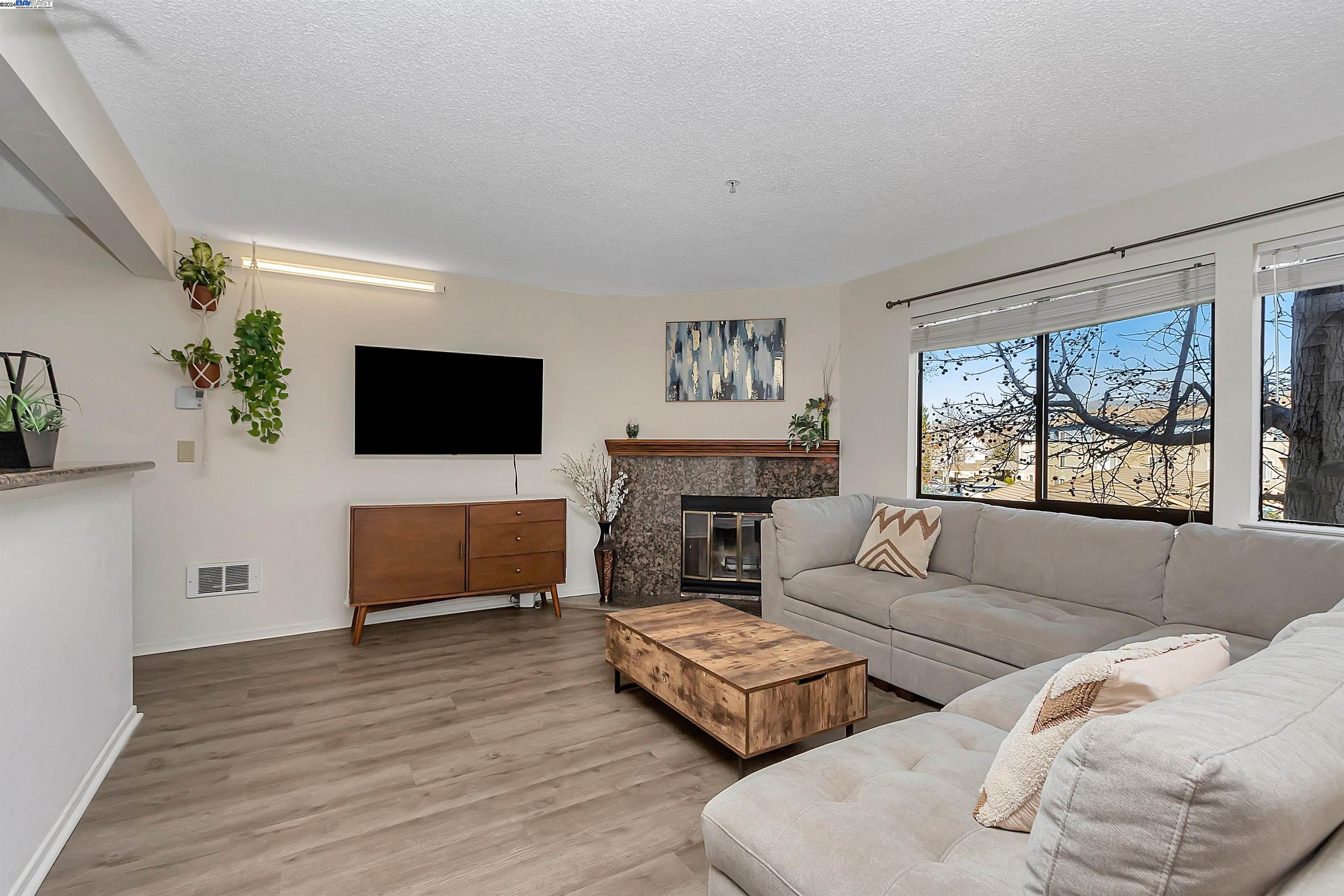 Detail Gallery Image 1 of 1 For 39224 Guardino Dr #213,  Fremont,  CA 94538 - 2 Beds | 2 Baths