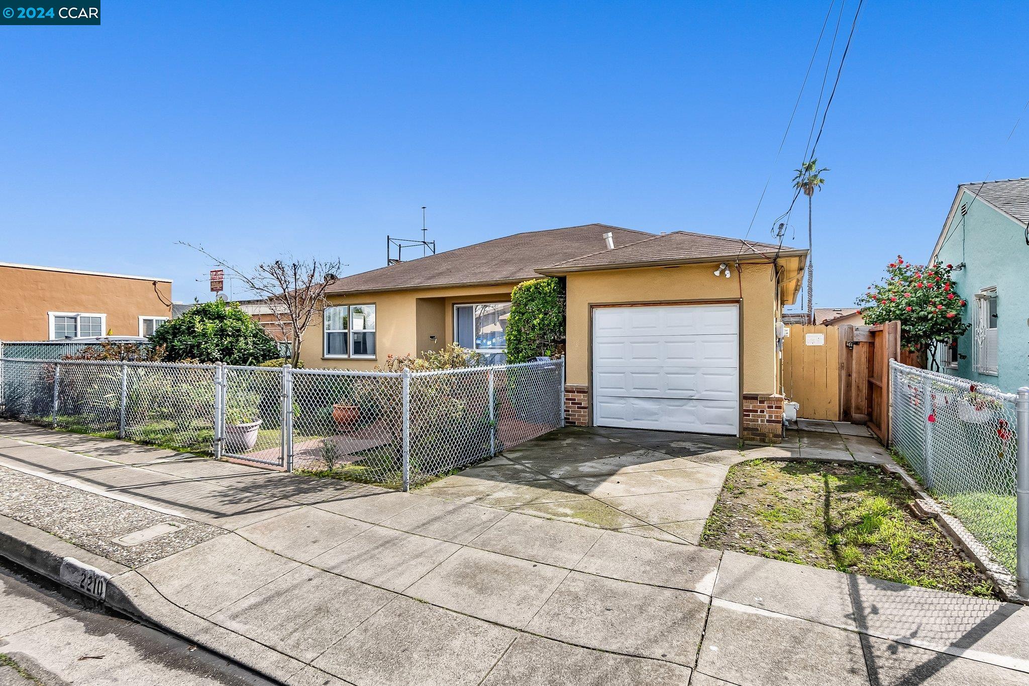 Detail Gallery Image 1 of 1 For 2210 Lincoln Ave, Richmond,  CA 94801 - 3 Beds | 1/1 Baths