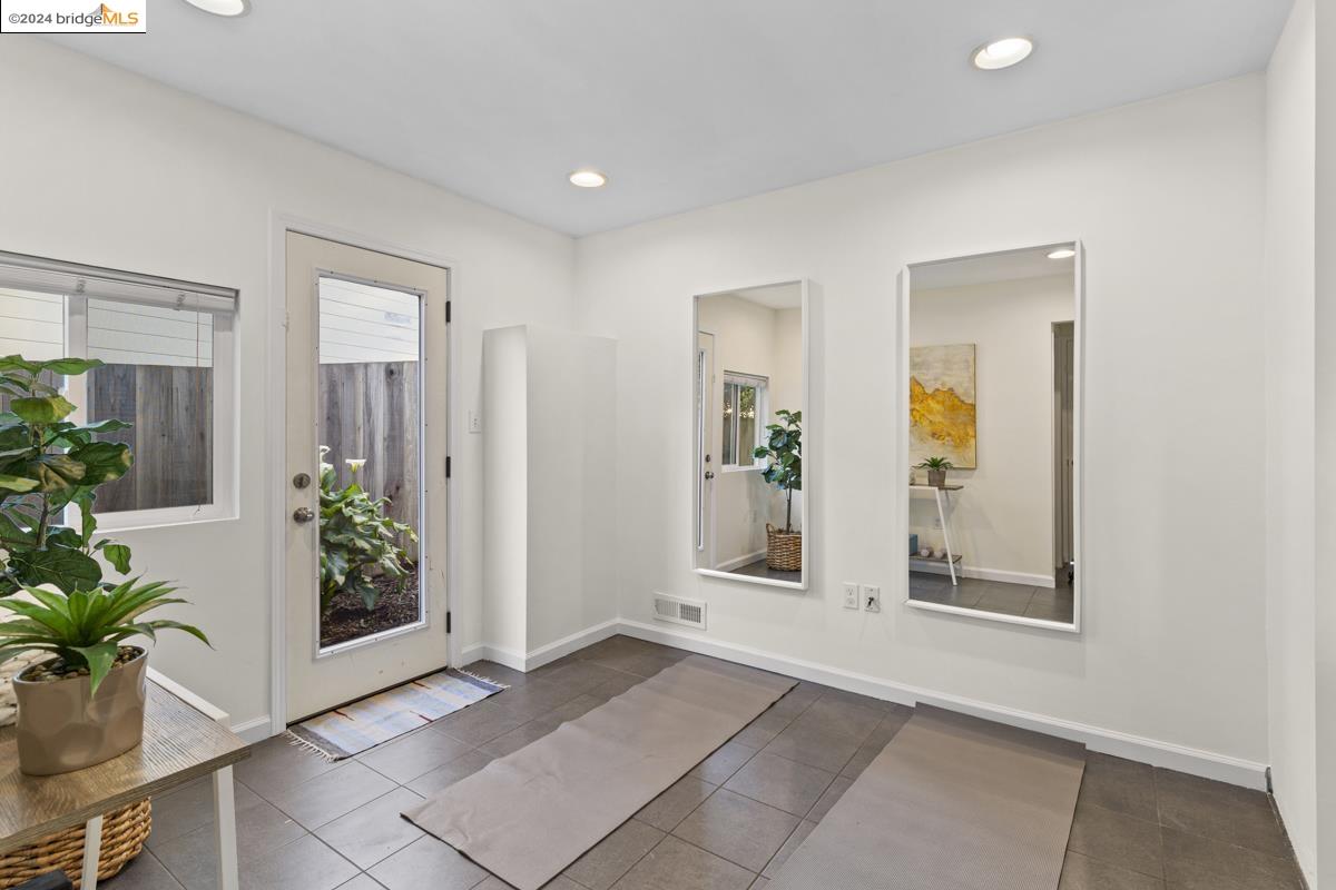 Detail Gallery Image 27 of 56 For 621 Larchmont Dr, Daly City,  CA 94015-3637 - 3 Beds | 2 Baths