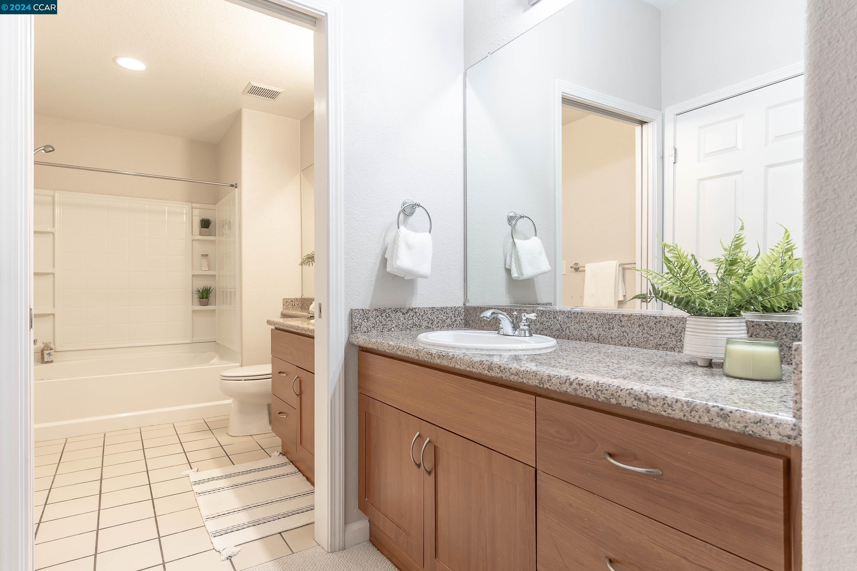 Detail Gallery Image 33 of 50 For 1121 40th St #2208,  Emeryville,  CA 94608 - 2 Beds | 2 Baths