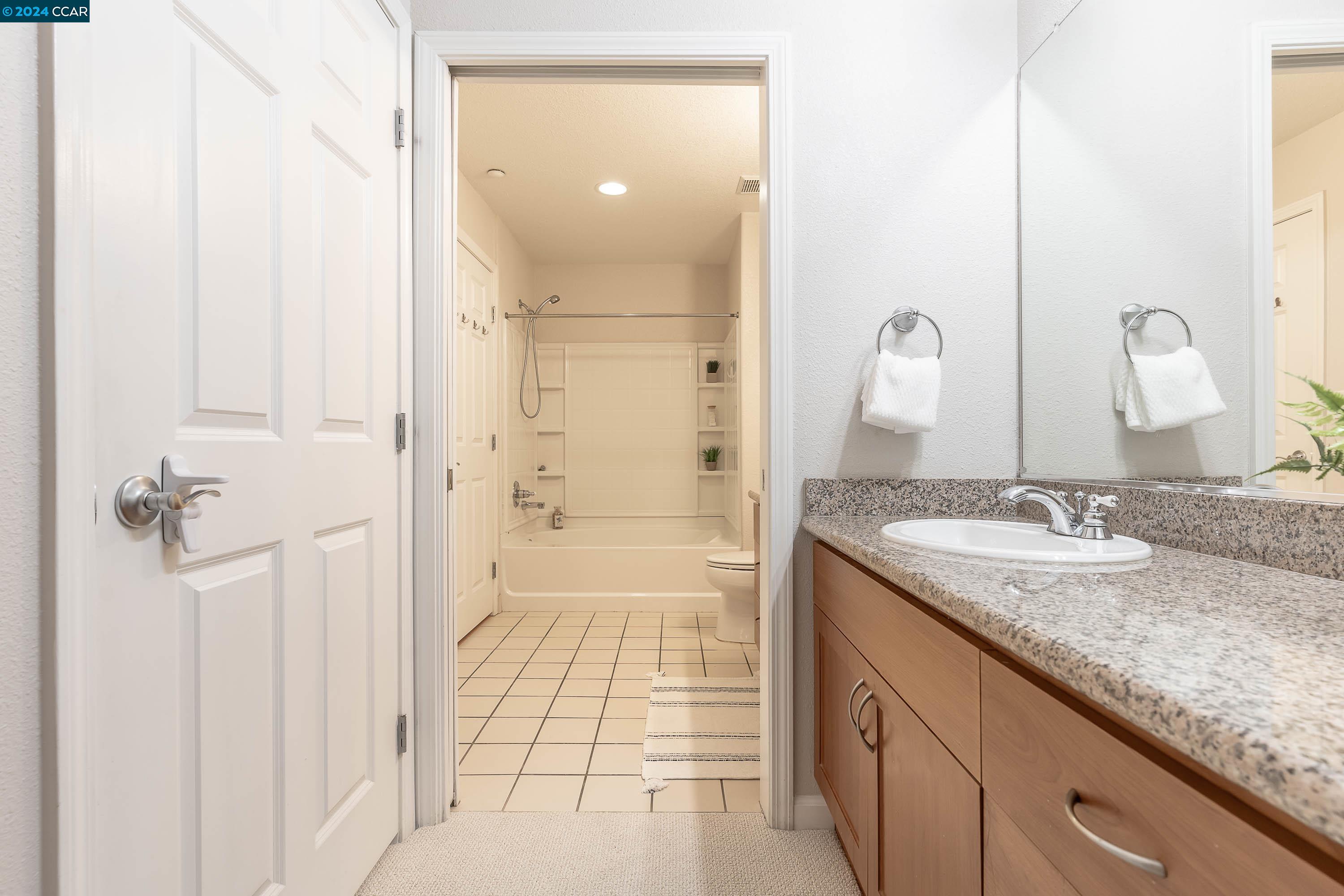 Detail Gallery Image 34 of 50 For 1121 40th St #2208,  Emeryville,  CA 94608 - 2 Beds | 2 Baths
