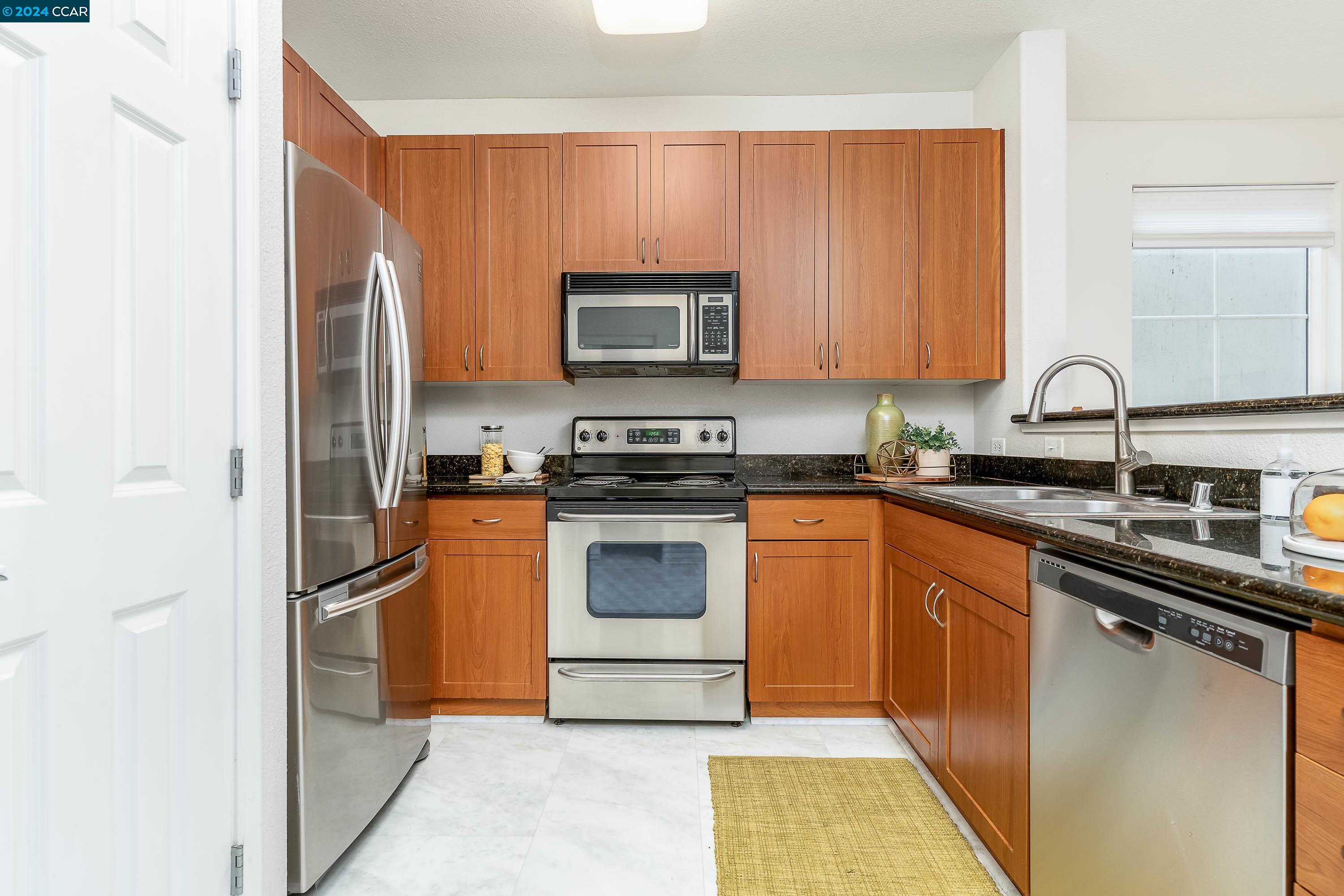 Detail Gallery Image 10 of 50 For 1121 40th St #2208,  Emeryville,  CA 94608 - 2 Beds | 2 Baths
