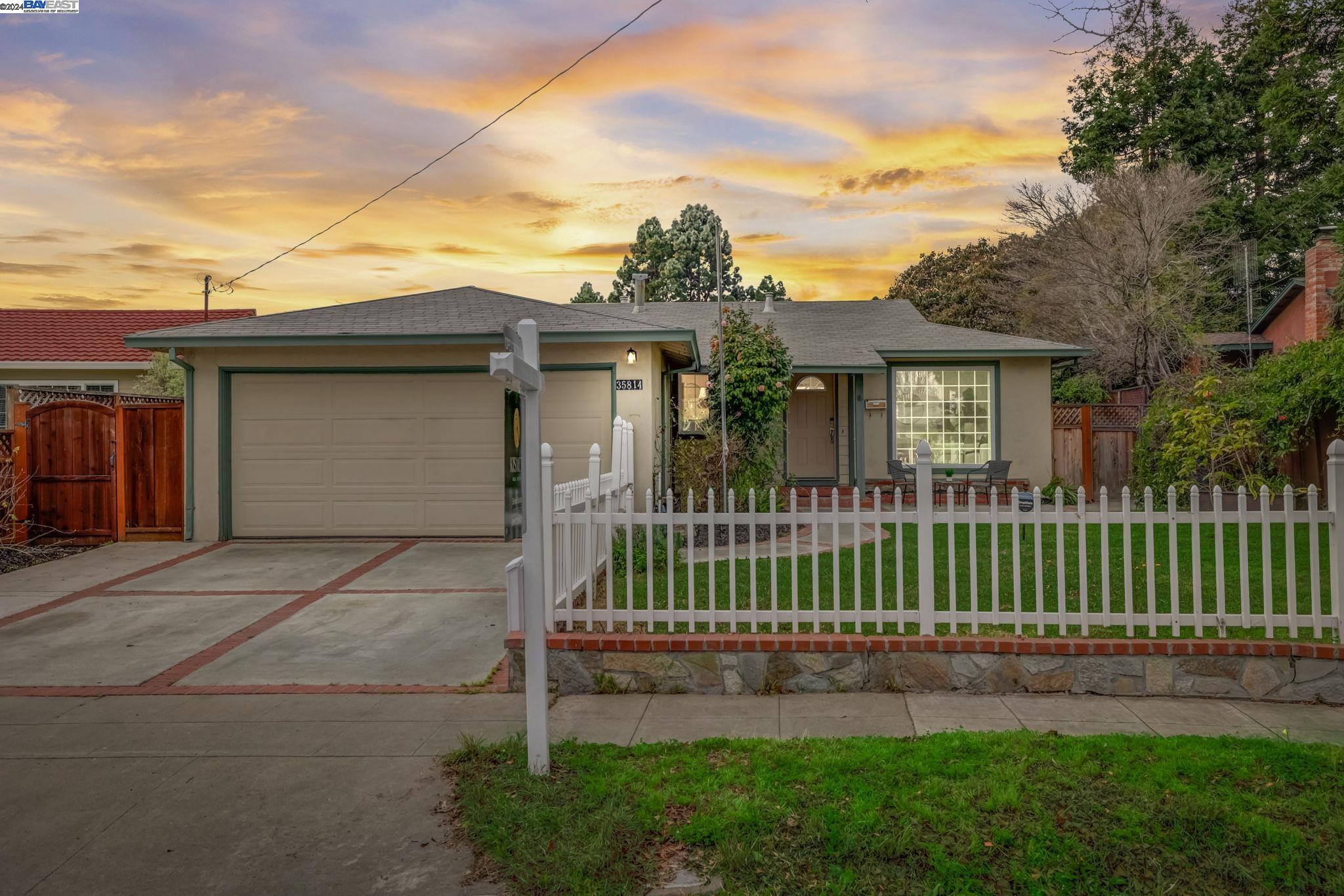 Detail Gallery Image 1 of 1 For 35814 Ruschin Dr, Newark,  CA 94560 - 3 Beds | 2 Baths