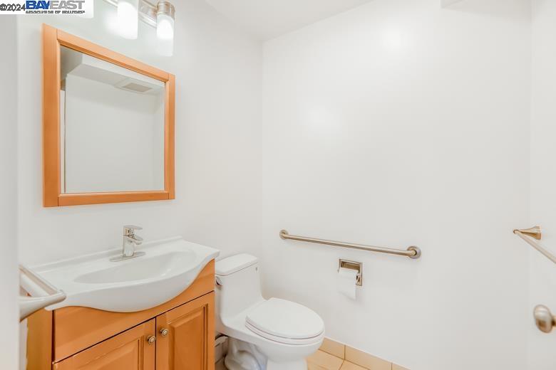 Detail Gallery Image 14 of 32 For 946 Stockton St 10e,  San Francisco,  CA 94108 - 2 Beds | 2 Baths