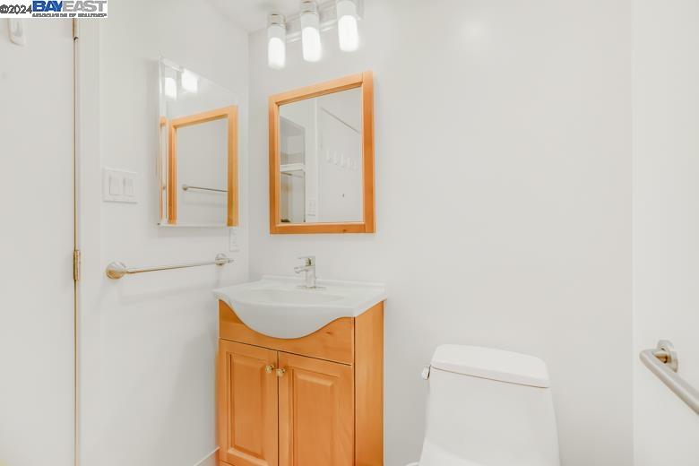 Detail Gallery Image 26 of 32 For 946 Stockton St 10e,  San Francisco,  CA 94108 - 2 Beds | 2 Baths