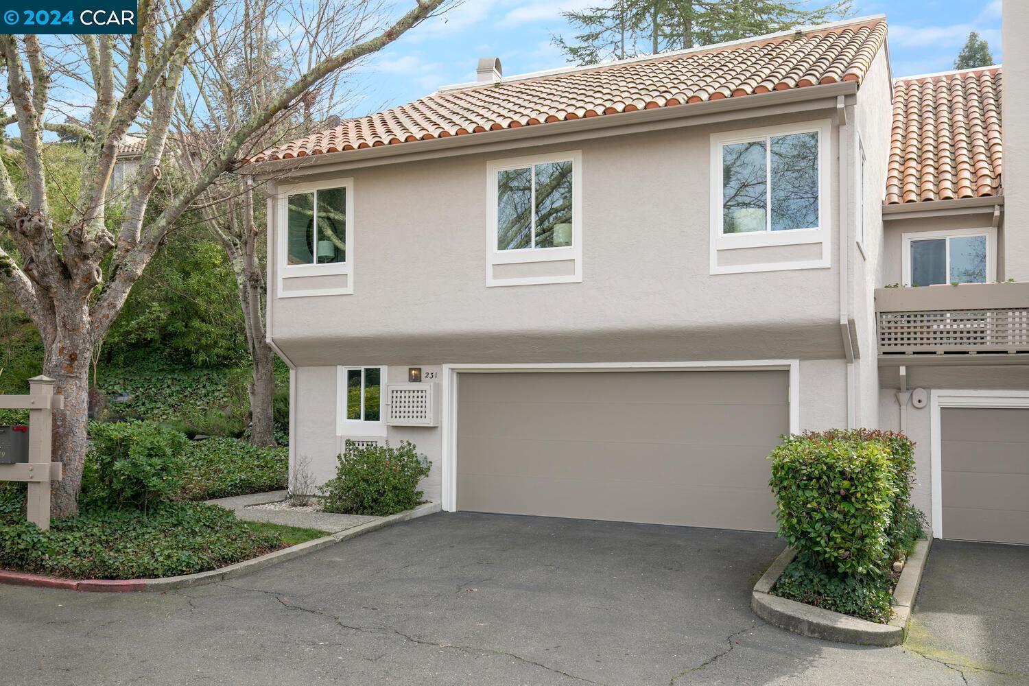 Detail Gallery Image 1 of 1 For 231 Paseo Bernal, Moraga,  CA 94556 - 2 Beds | 2 Baths