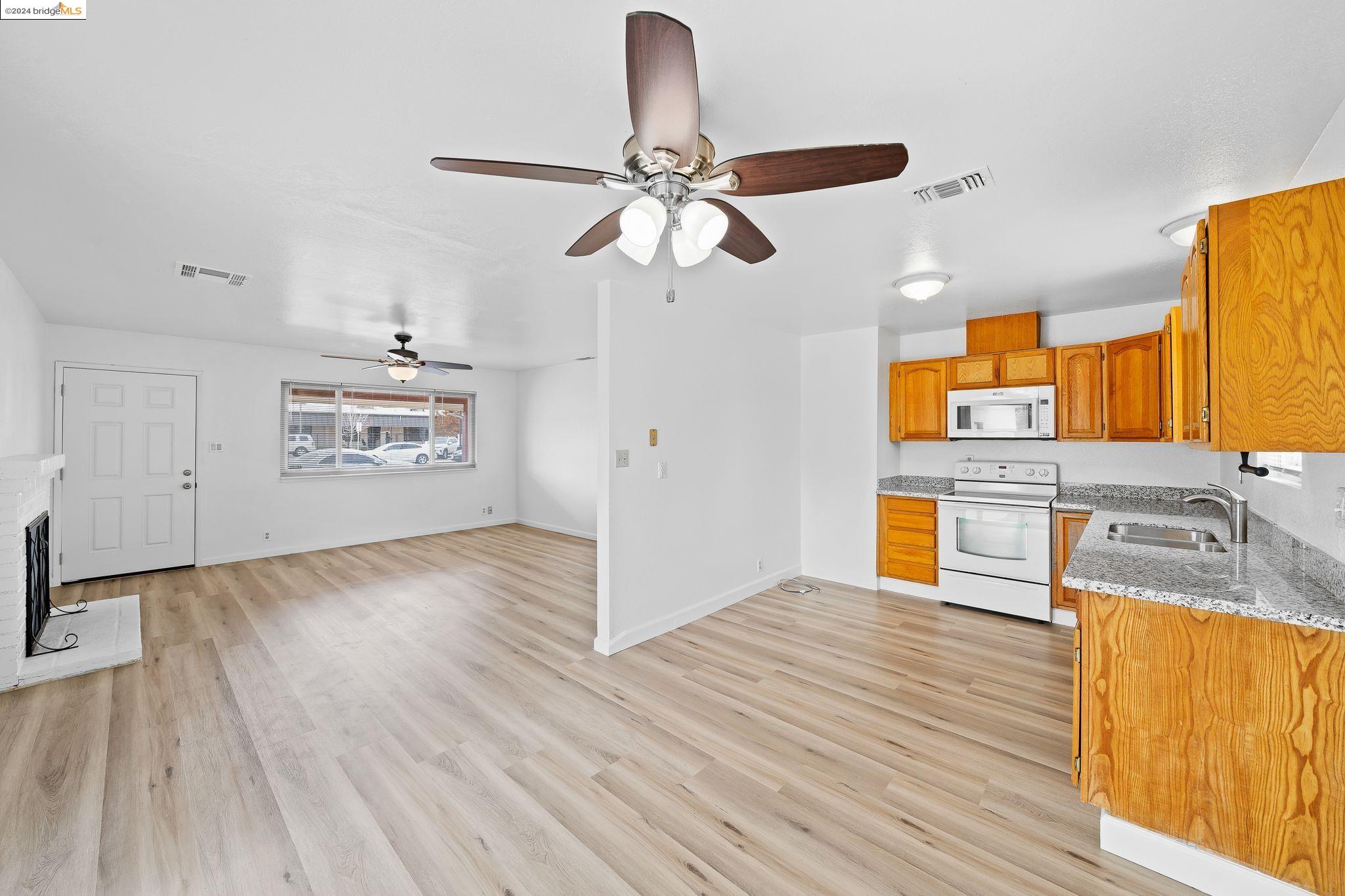 Detail Gallery Image 19 of 46 For 15954 5th Street, Lathrop,  CA 93309-762 - 3 Beds | 2 Baths