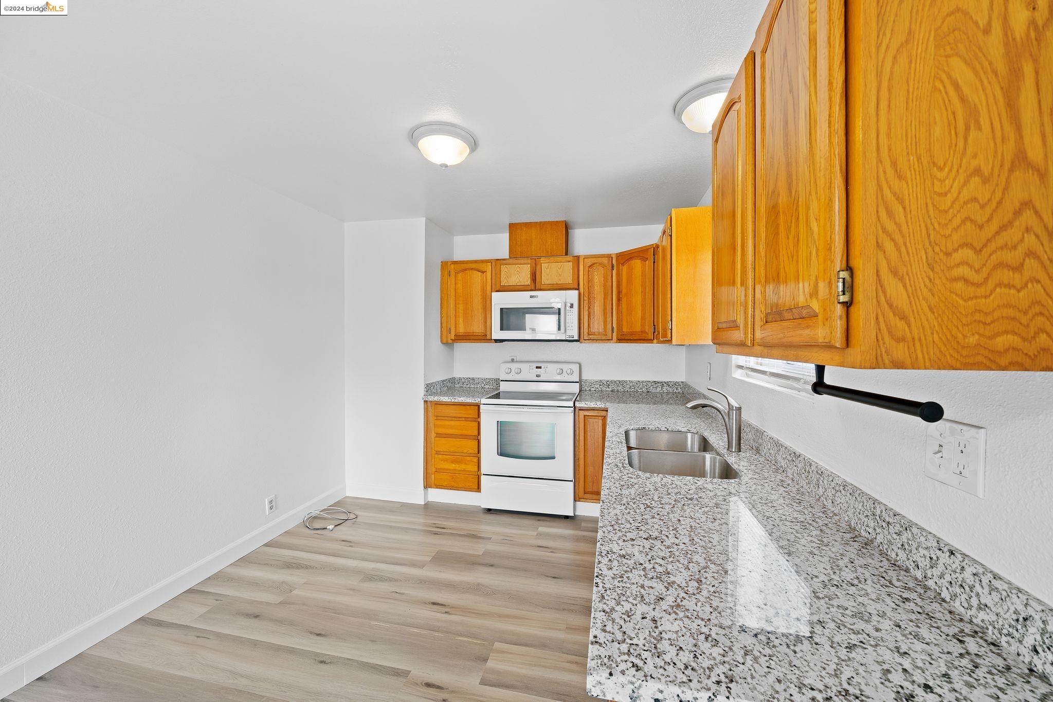 Detail Gallery Image 20 of 46 For 15954 5th Street, Lathrop,  CA 93309-762 - 3 Beds | 2 Baths
