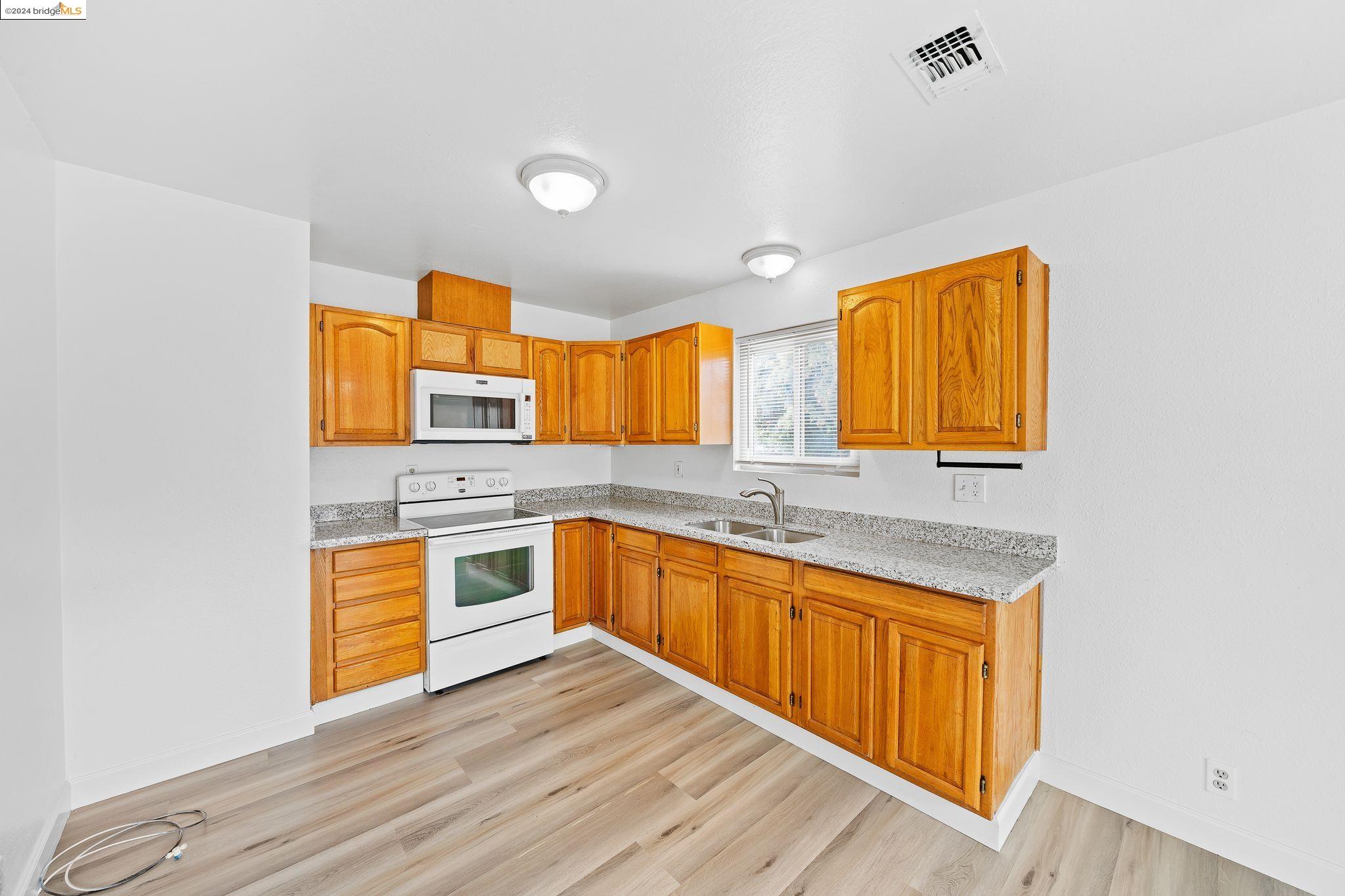 Detail Gallery Image 21 of 46 For 15954 5th Street, Lathrop,  CA 93309-762 - 3 Beds | 2 Baths