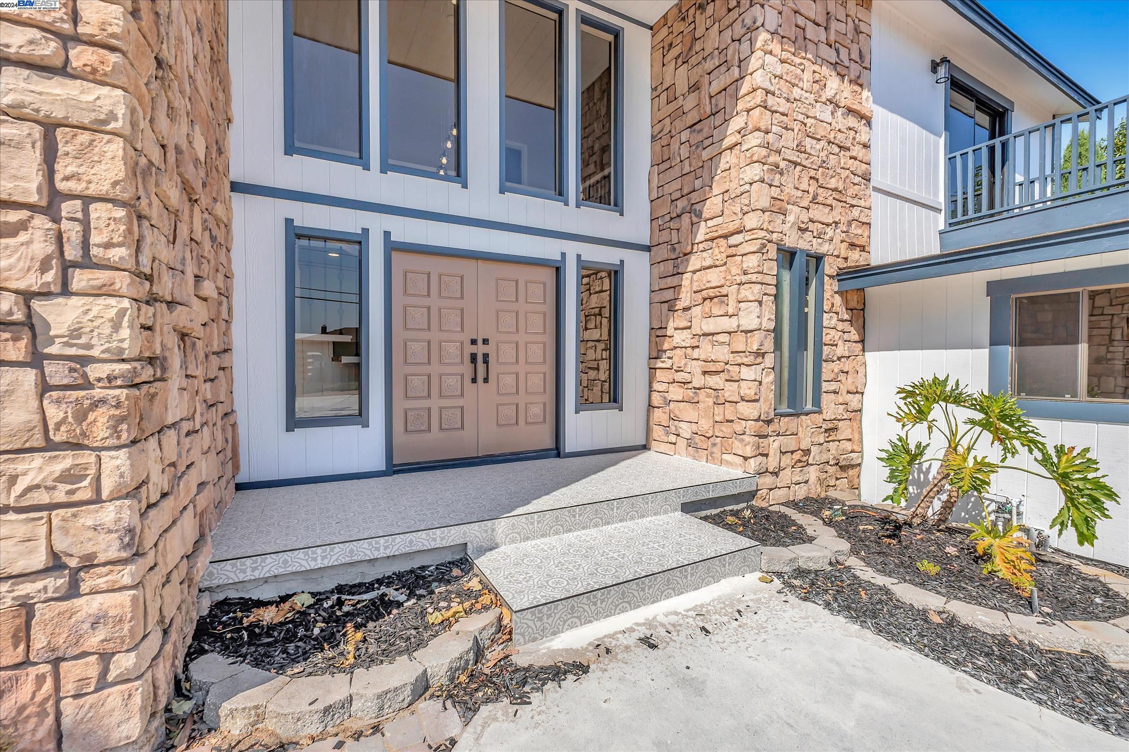 Detail Gallery Image 1 of 60 For 4280 Hillview Dr, Pittsburg,  CA 94565 - 5 Beds | 4/1 Baths