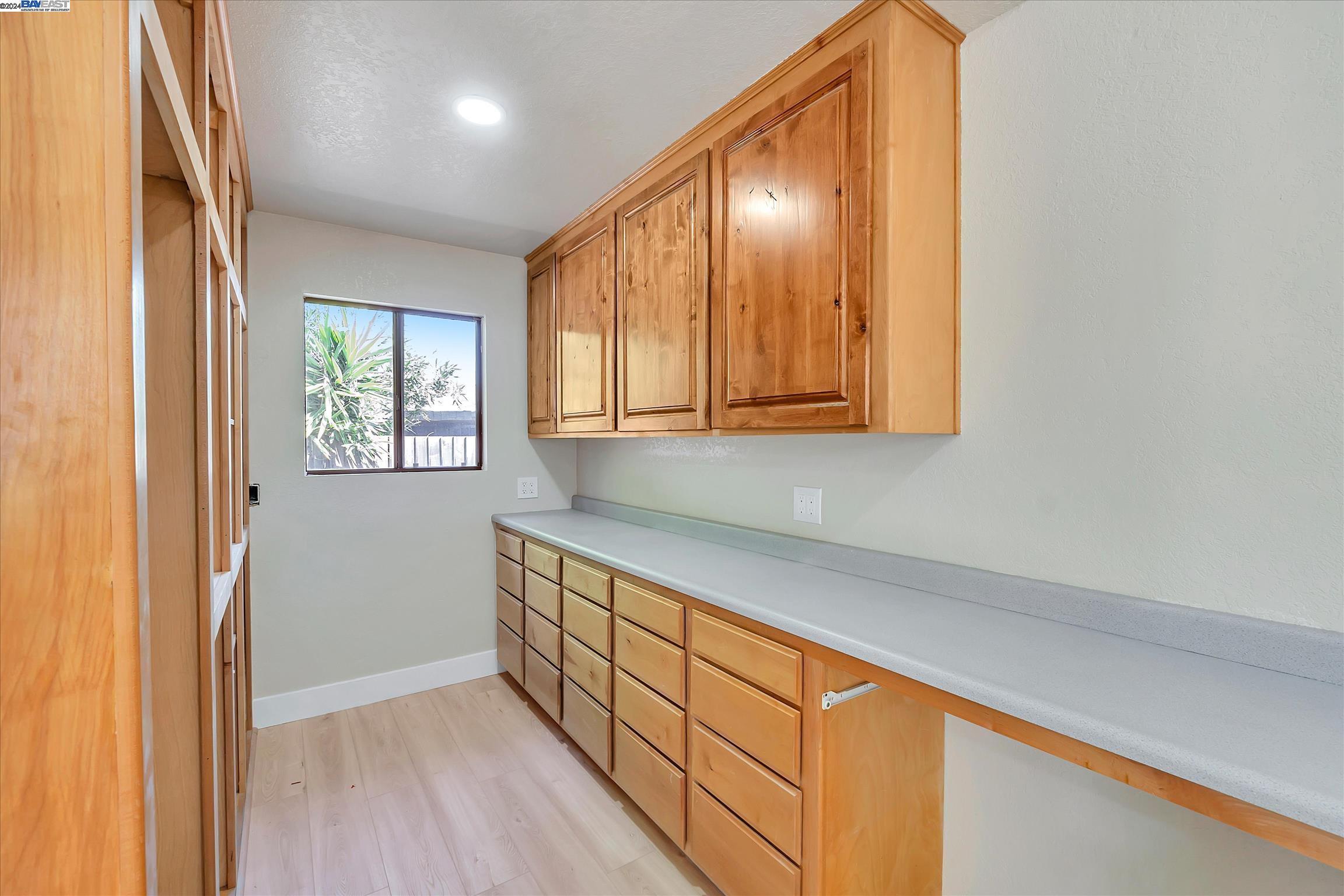 Detail Gallery Image 13 of 60 For 4280 Hillview Dr, Pittsburg,  CA 94565 - 5 Beds | 4/1 Baths